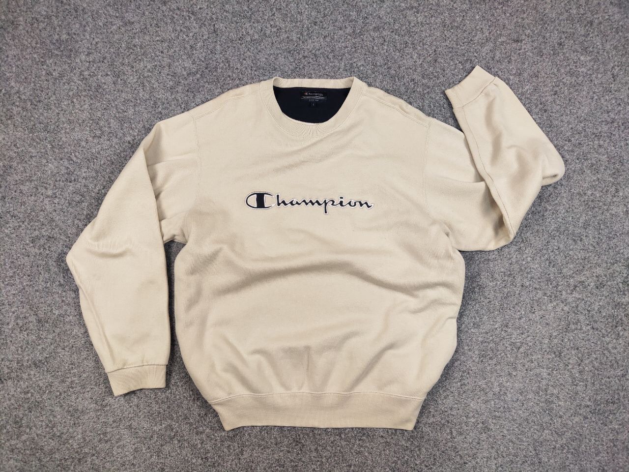 Champion Vintage 90's Champion usa Logo Beige Crewneck Sweatshirt Size US L / EU 52-54 / 3 - 14 Thumbnail