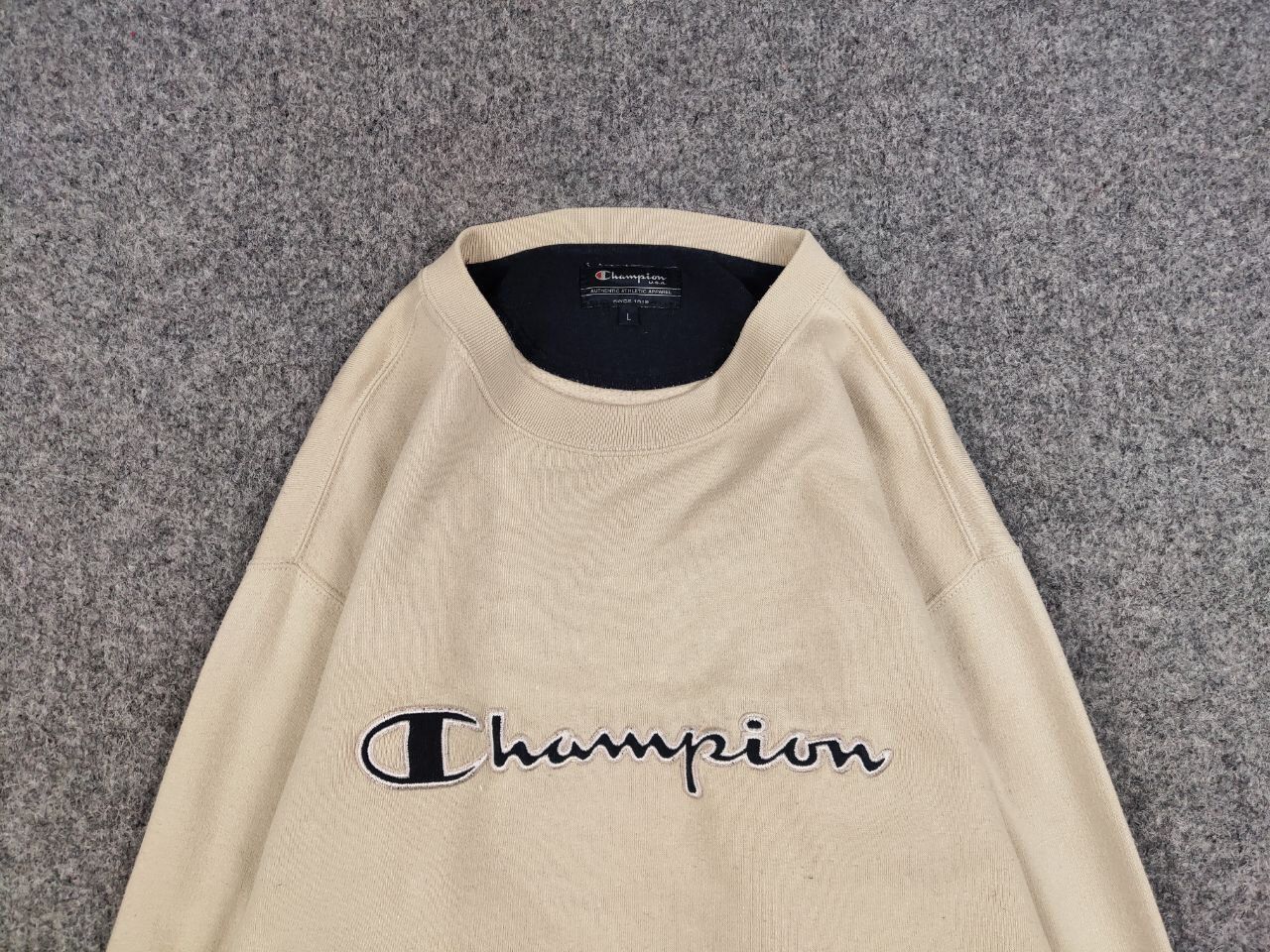 Champion Vintage 90's Champion usa Logo Beige Crewneck Sweatshirt Size US L / EU 52-54 / 3 - 8 Thumbnail