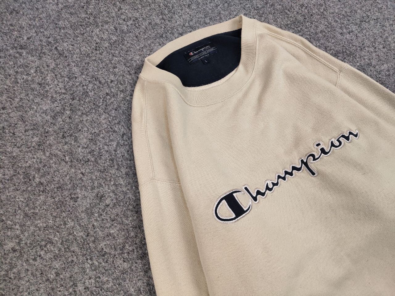 Champion Vintage 90's Champion usa Logo Beige Crewneck Sweatshirt Size US L / EU 52-54 / 3 - 7 Thumbnail