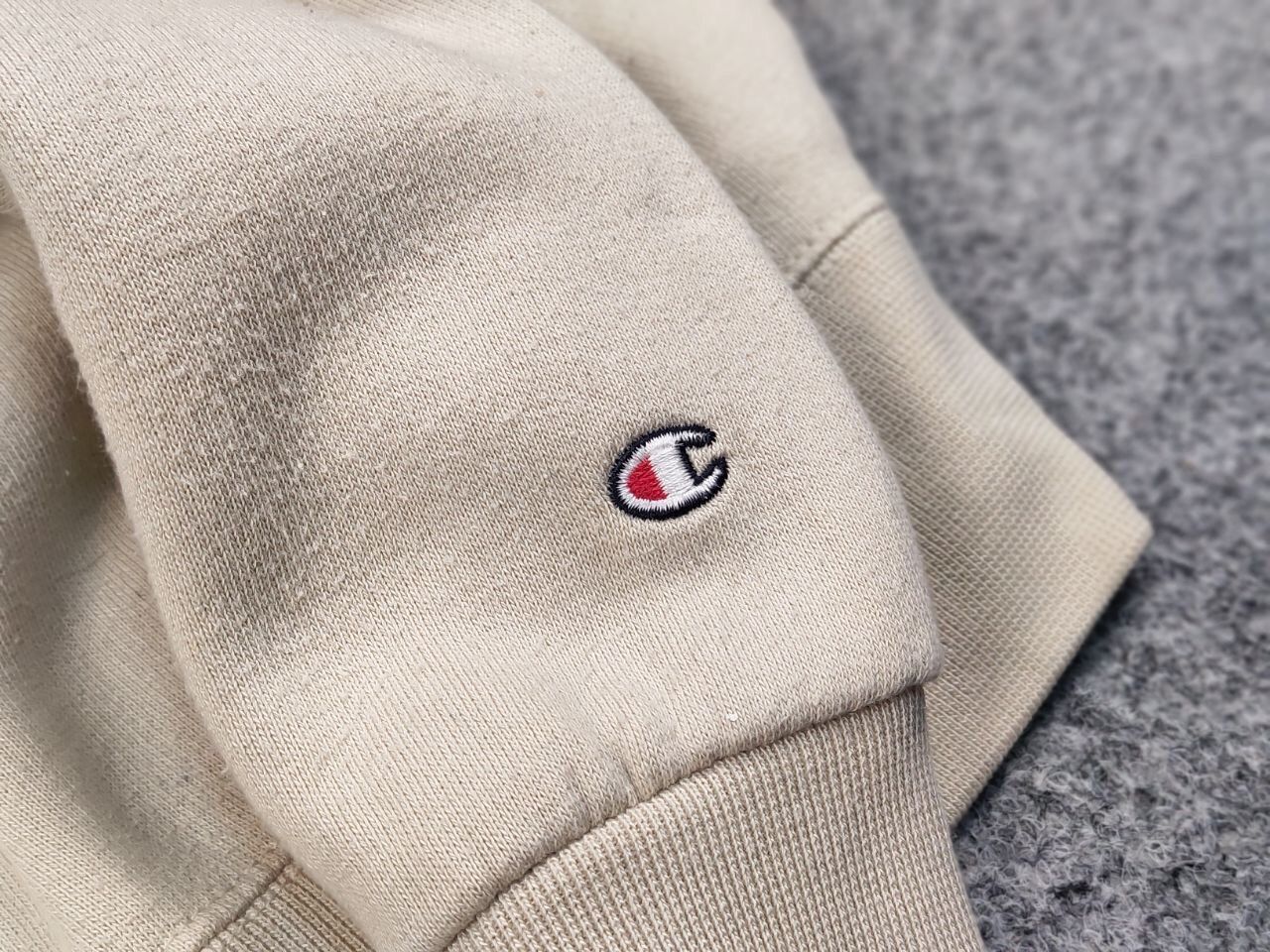 Champion Vintage 90's Champion usa Logo Beige Crewneck Sweatshirt Size US L / EU 52-54 / 3 - 17 Thumbnail