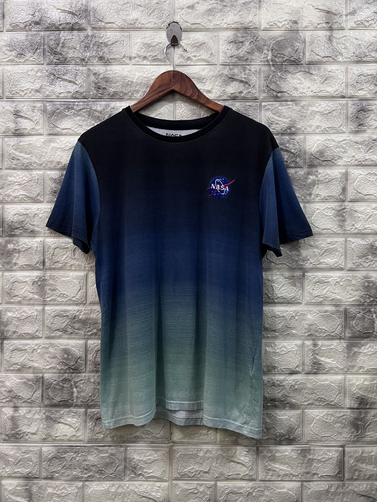 image of Nasa Pull & Bear T-Shirt in Blue White Gradient, Men's (Size Large)