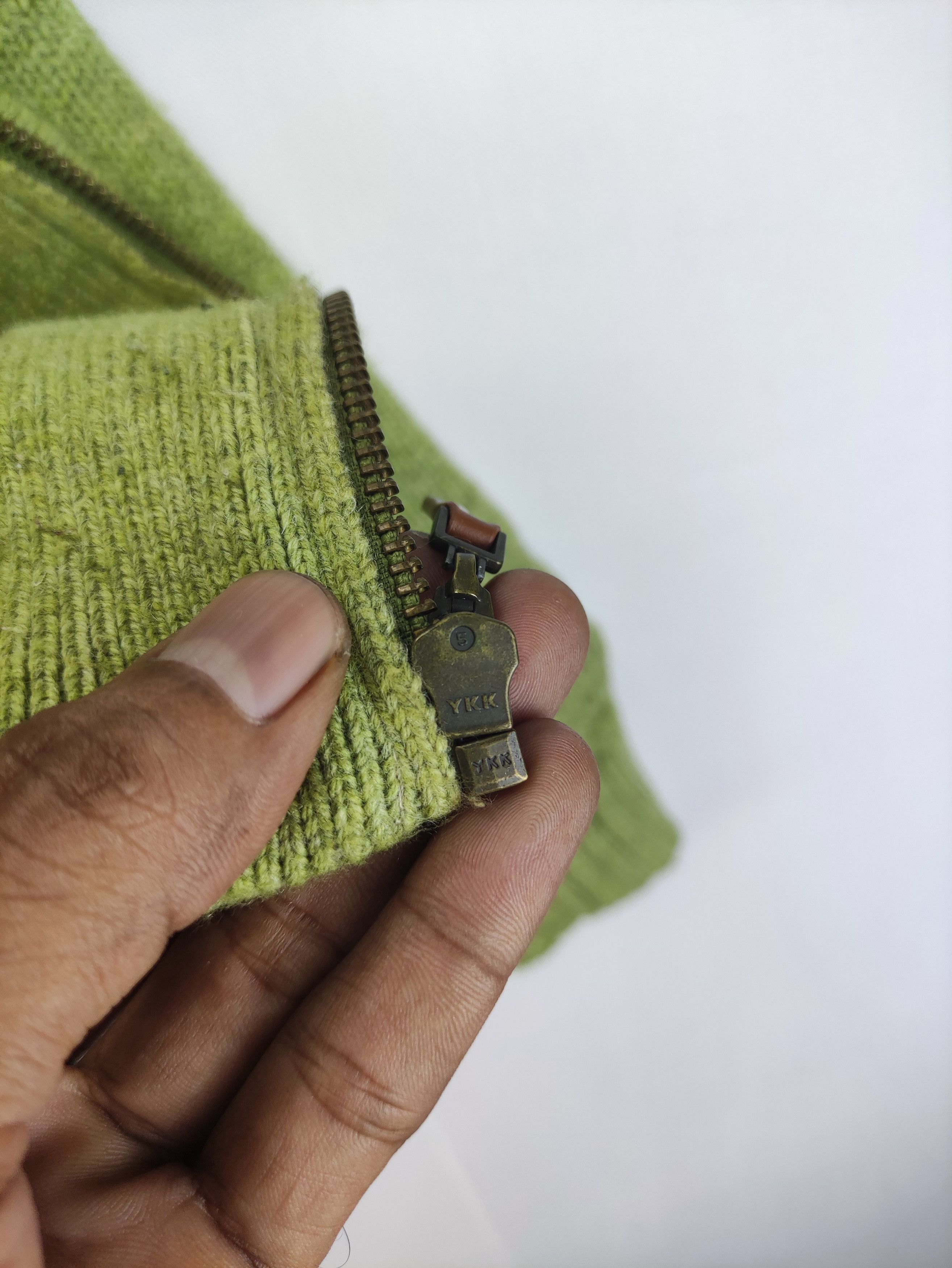 Aran Isles Knitwear Vintage 90s Crocodile knit Sweater Jacket Zipper Size US M / EU 48-50 / 2 - 5 Thumbnail