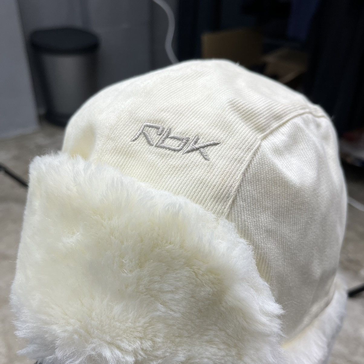 Reebok SHAPKA USHANKA REEBOK Y2K TEDDY FUR CREAM HAT - № 4236 Size ONE SIZE - 2 Thumbnail