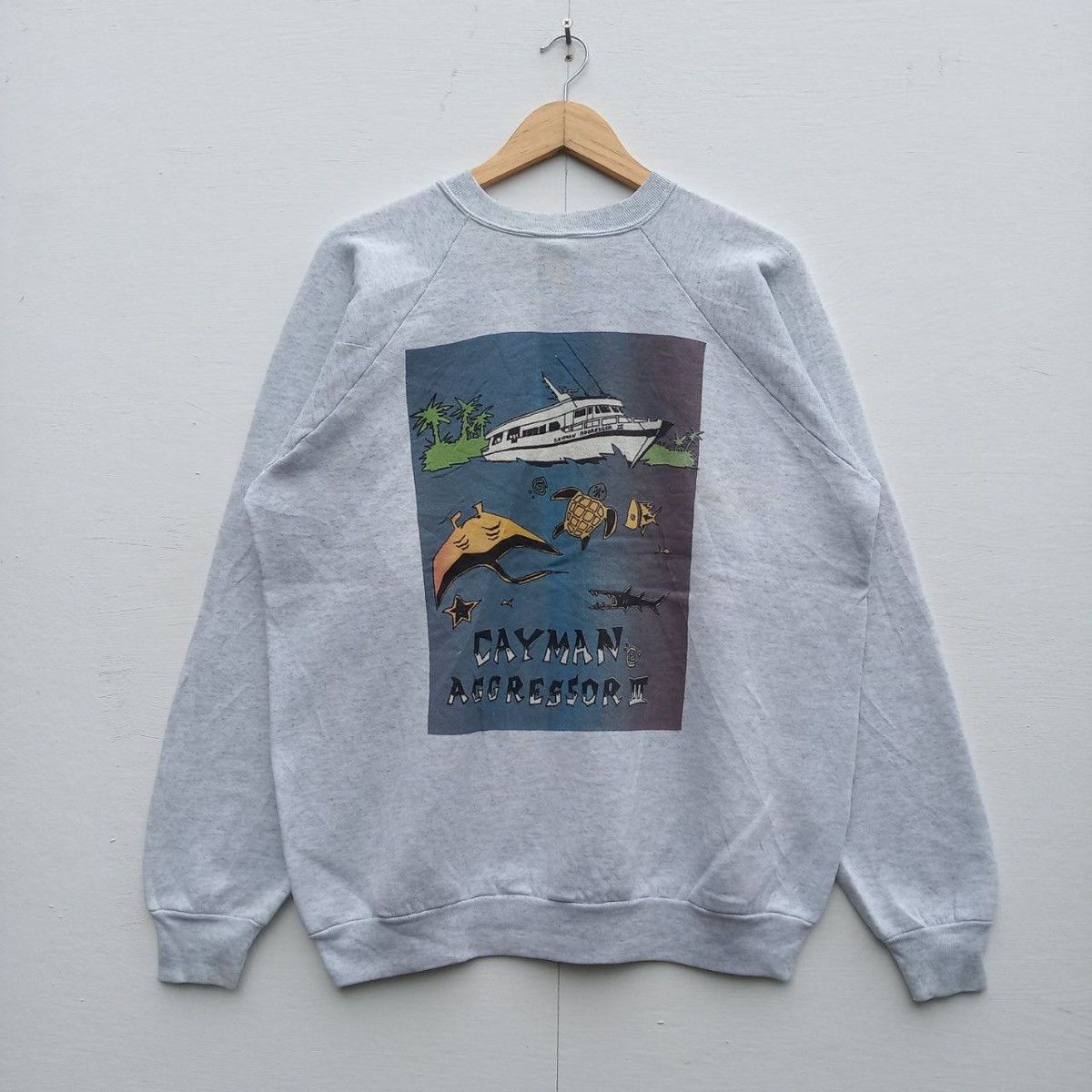 Island Shores × Vintage Vintage Cayman Aggressor liveaboard diving trip sweatshirt Size US L / EU 52-54 / 3 - 1 Thumbnail