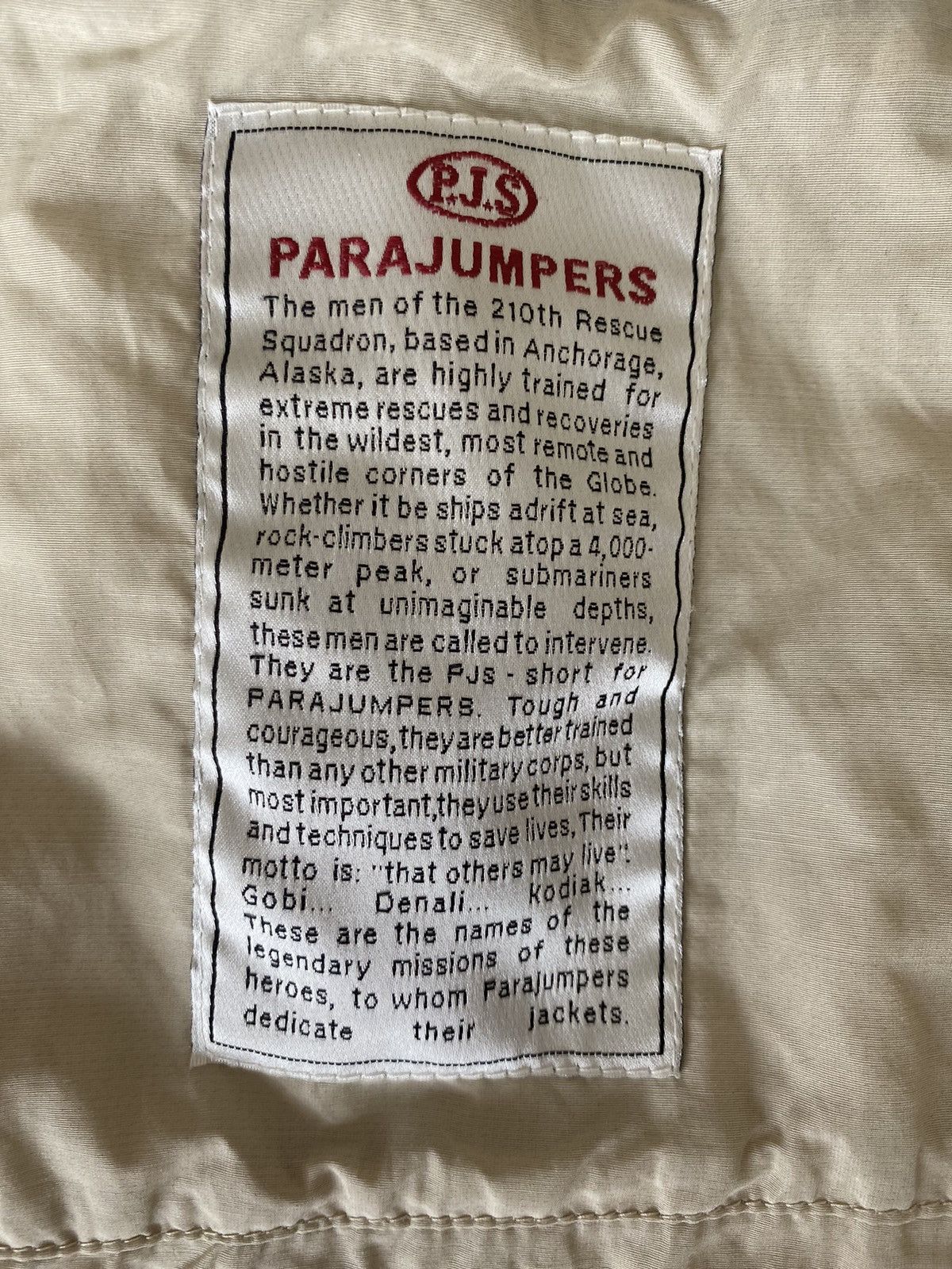Parajumpers Parajumpers tech windbreaker gorpcore Size L / US 10 / IT 46 - 11 Thumbnail