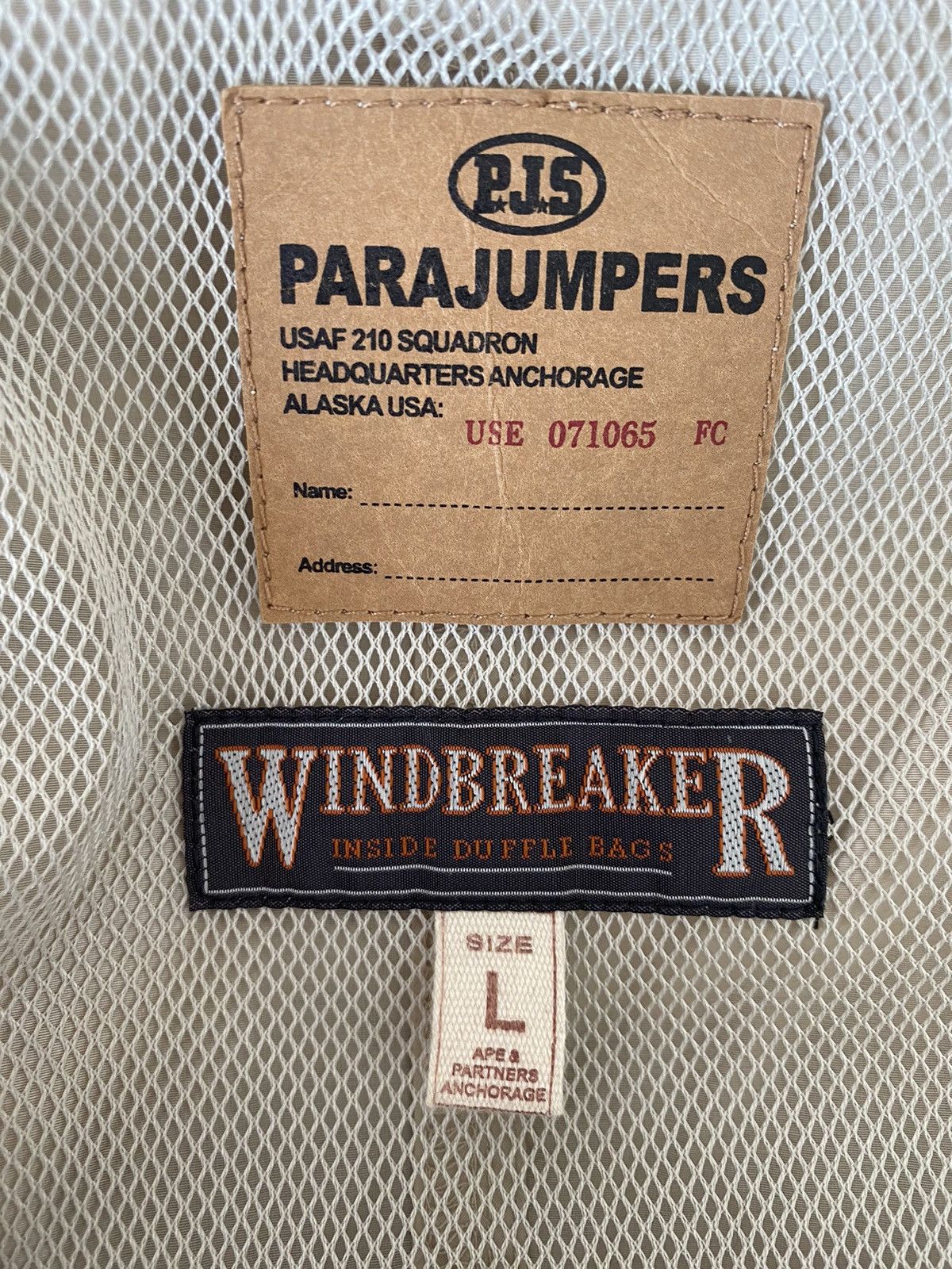 Parajumpers Parajumpers tech windbreaker gorpcore Size L / US 10 / IT 46 - 10 Thumbnail