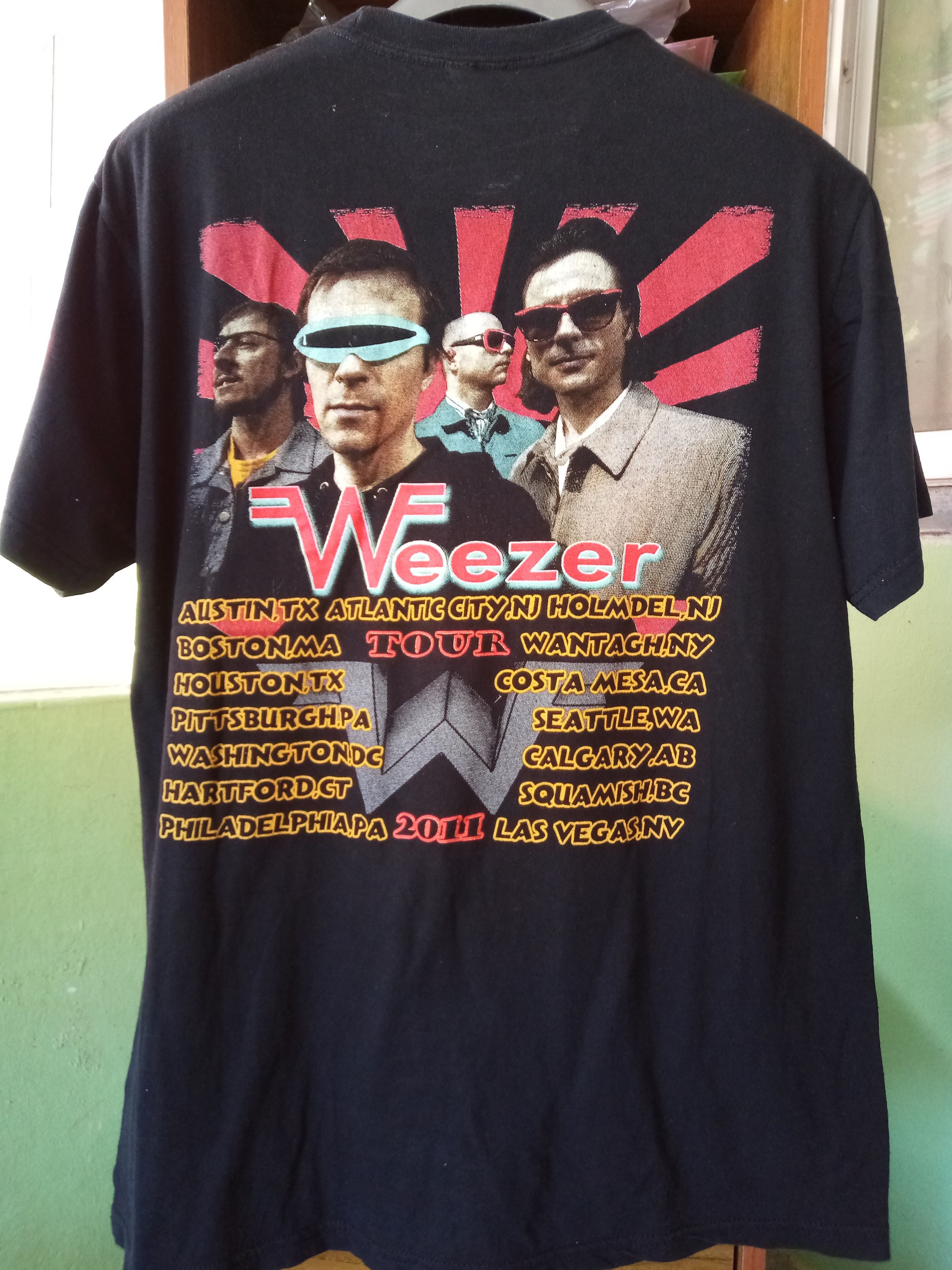 Band Tees Weezer Rock Music Tour 2011 Usa alternative britpop fashion Size US L / EU 52-54 / 3 - 4 Thumbnail