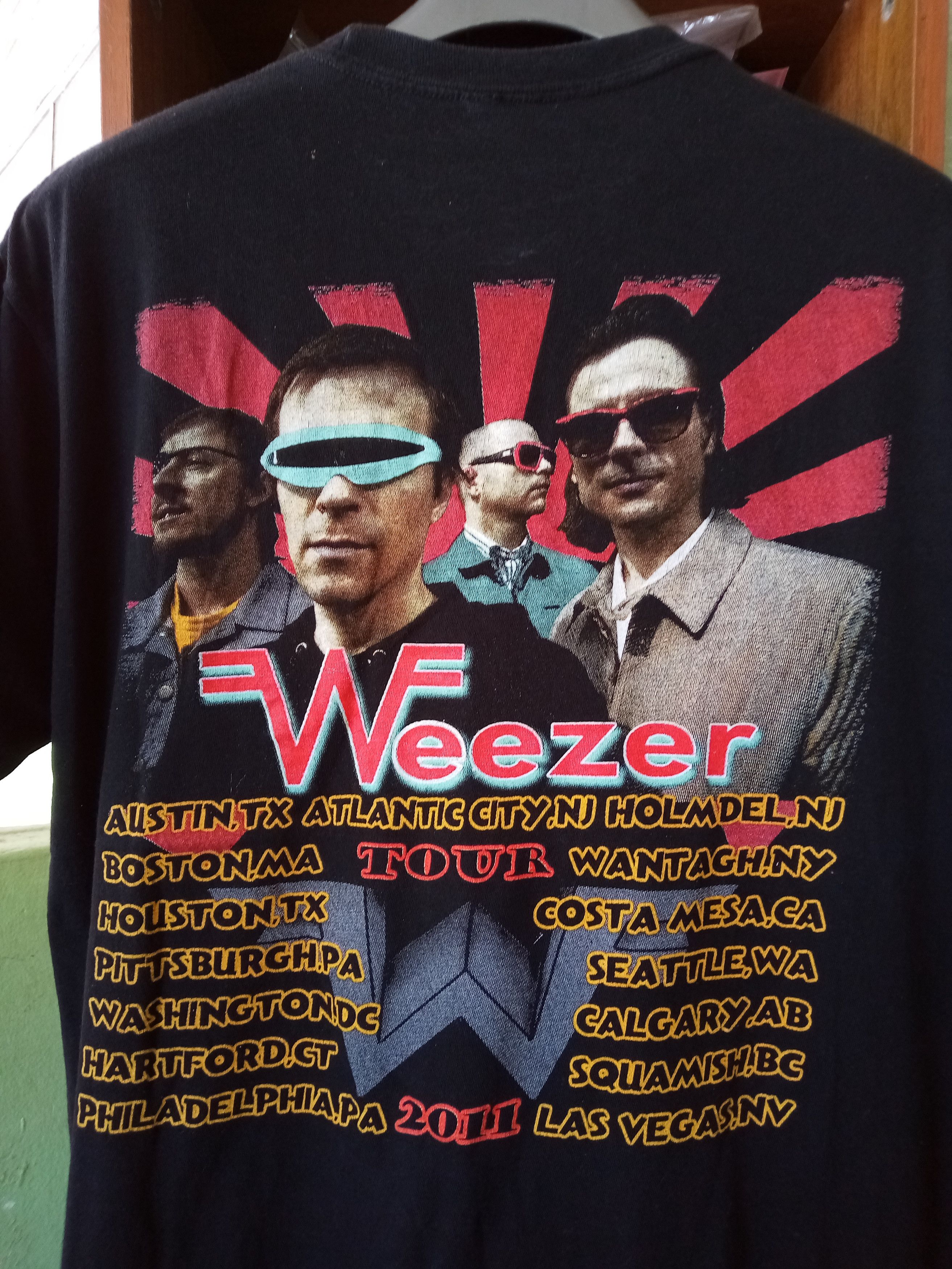 Band Tees Weezer Rock Music Tour 2011 Usa alternative britpop fashion Size US L / EU 52-54 / 3 - 2 Thumbnail