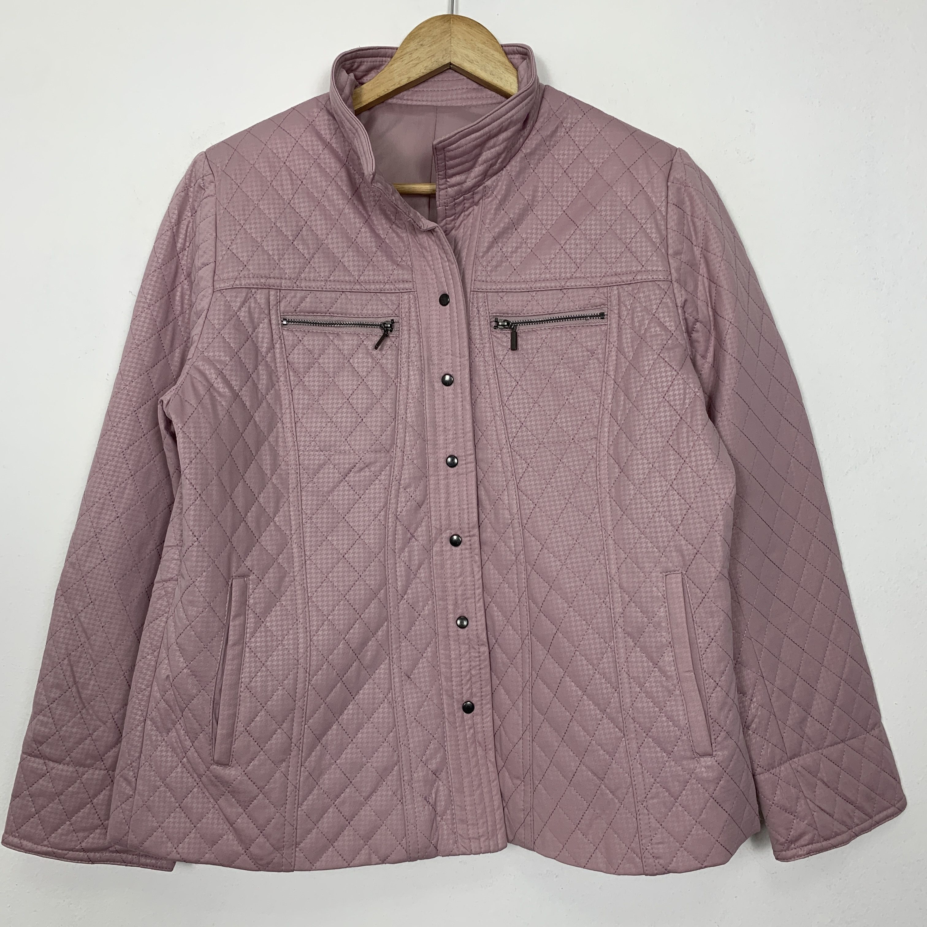 image of Vintage Noa-Ge Sophisticated Quilted Jacket in Light Pink, Women's (Size Medium)