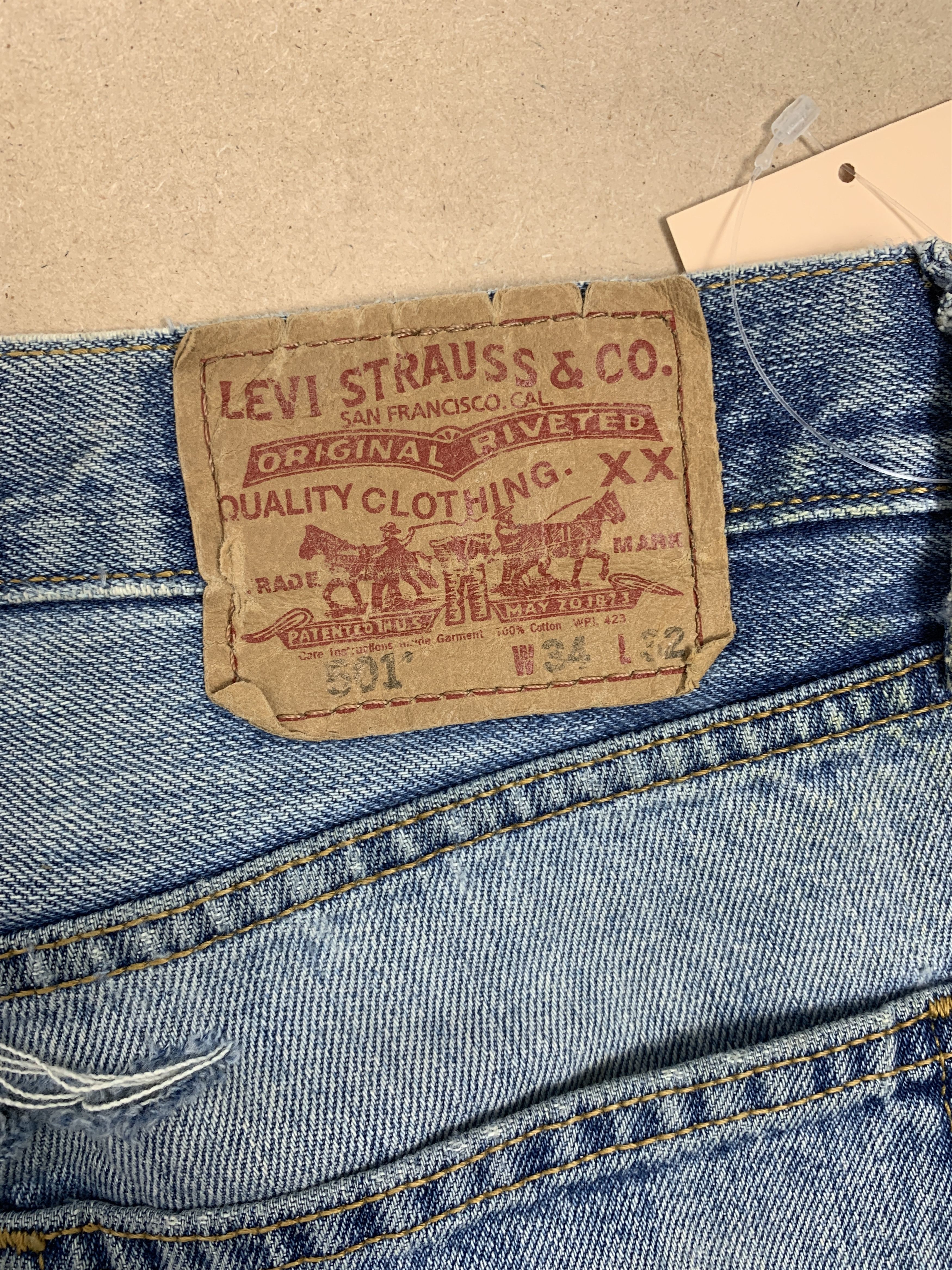 Levi's Vintage LEVI'S 501 Distressed Faded Jeans P0178 Size US 34 / EU 50 - 11 Thumbnail