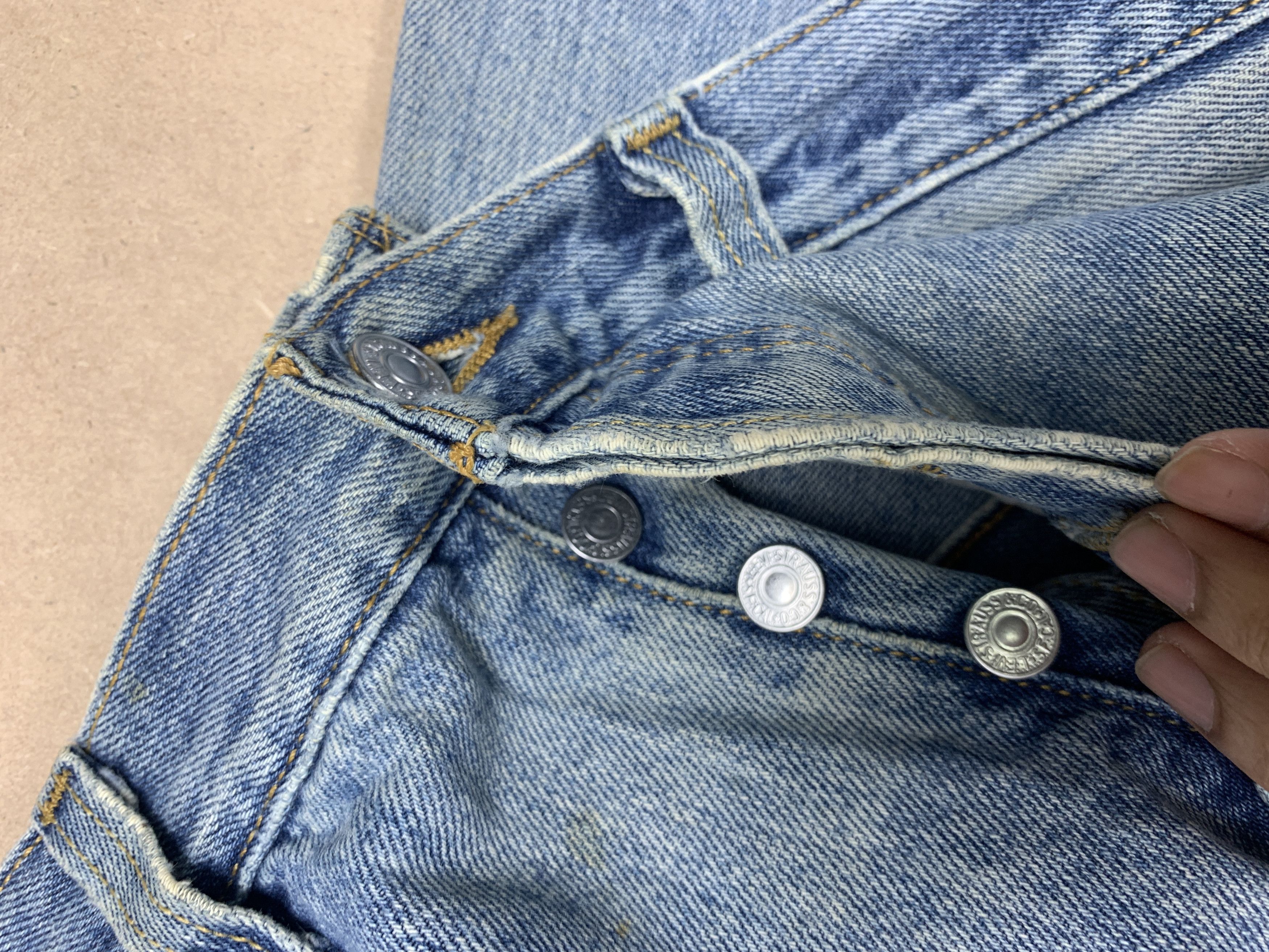 Levi's Vintage LEVI'S 501 Distressed Faded Jeans P0178 Size US 34 / EU 50 - 18 Thumbnail