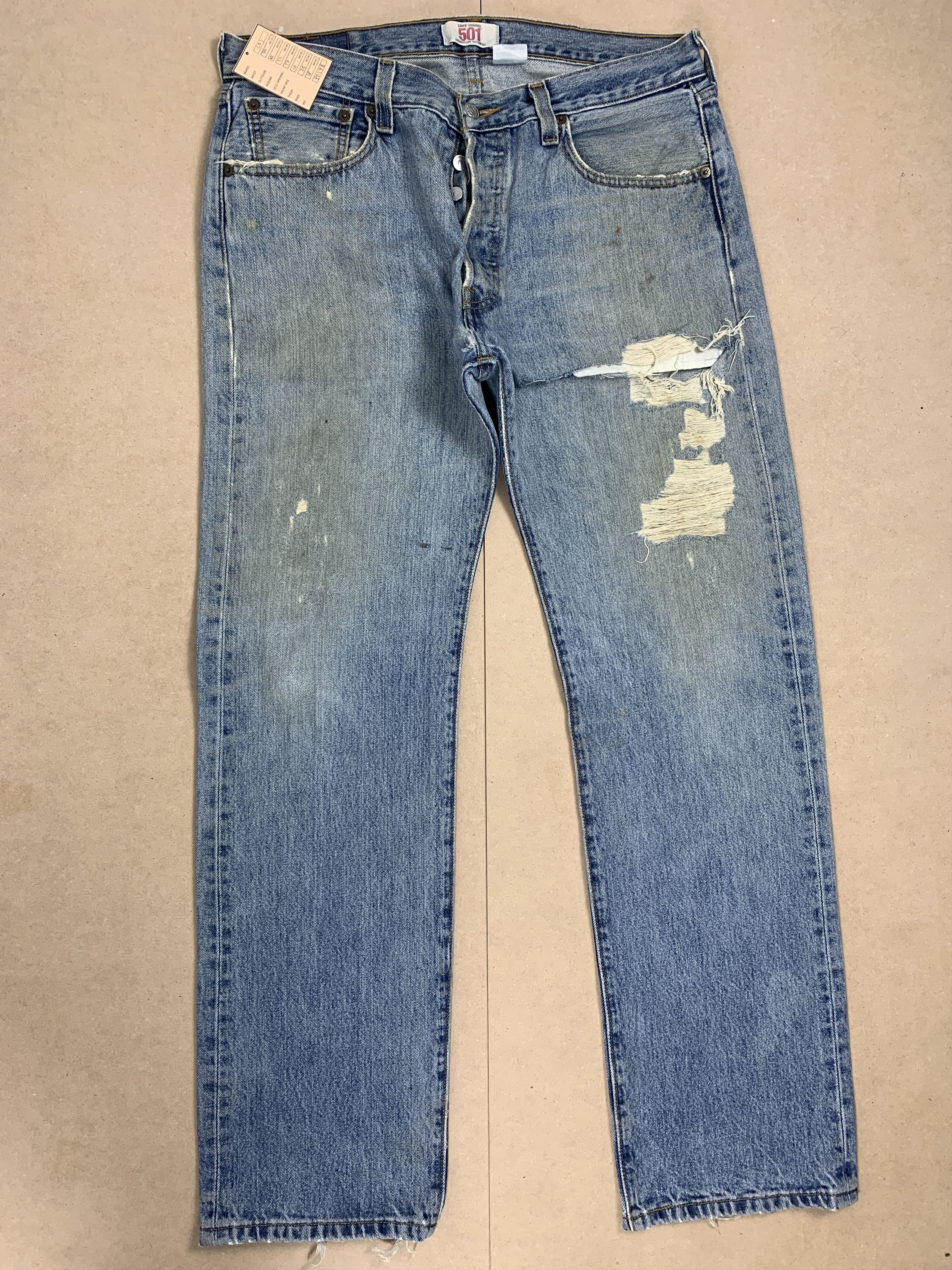 Levi's Vintage LEVI'S 501 Distressed Faded Jeans P0178 Size US 34 / EU 50 - 1 Thumbnail