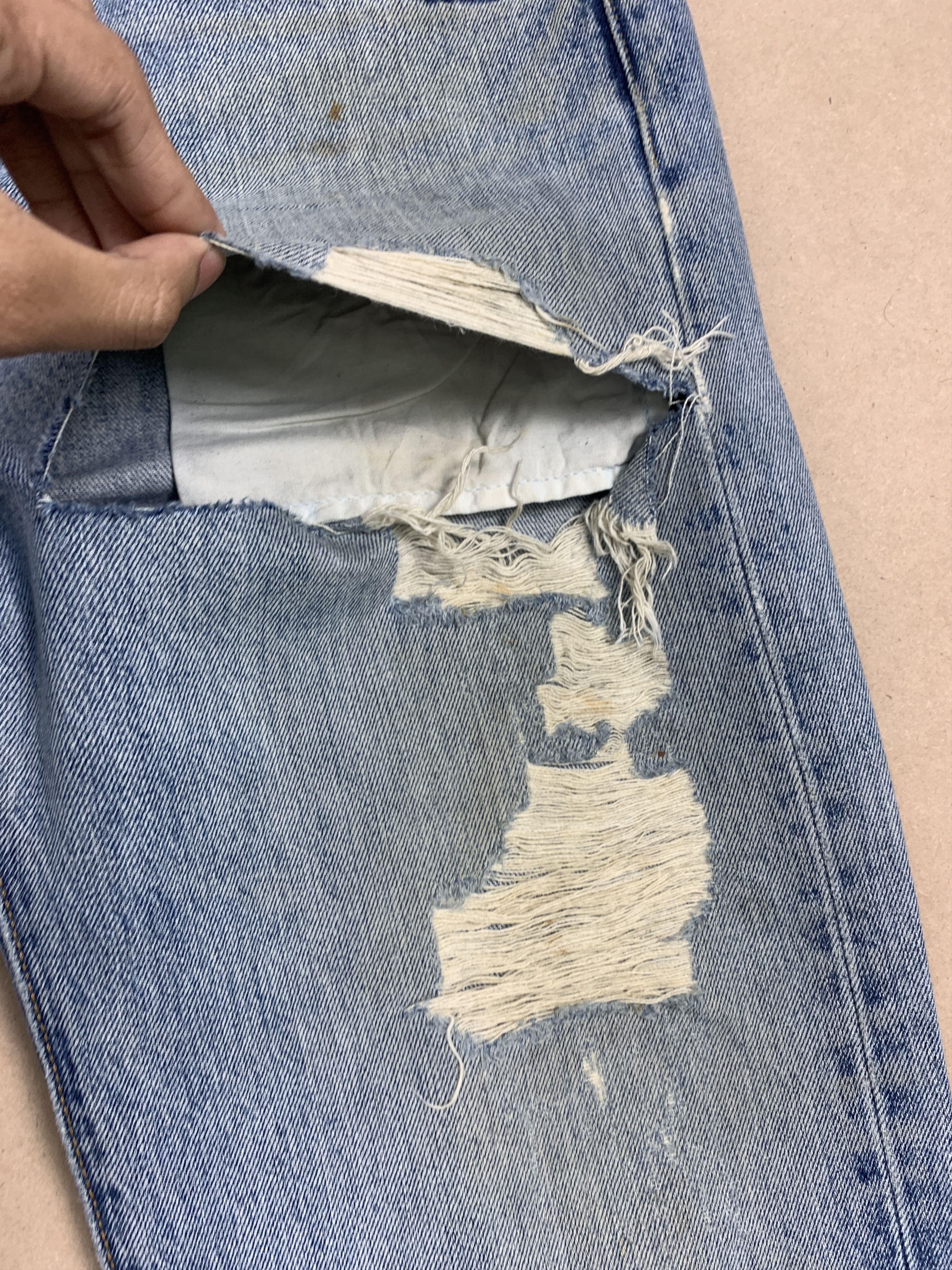 Levi's Vintage LEVI'S 501 Distressed Faded Jeans P0178 Size US 34 / EU 50 - 4 Thumbnail