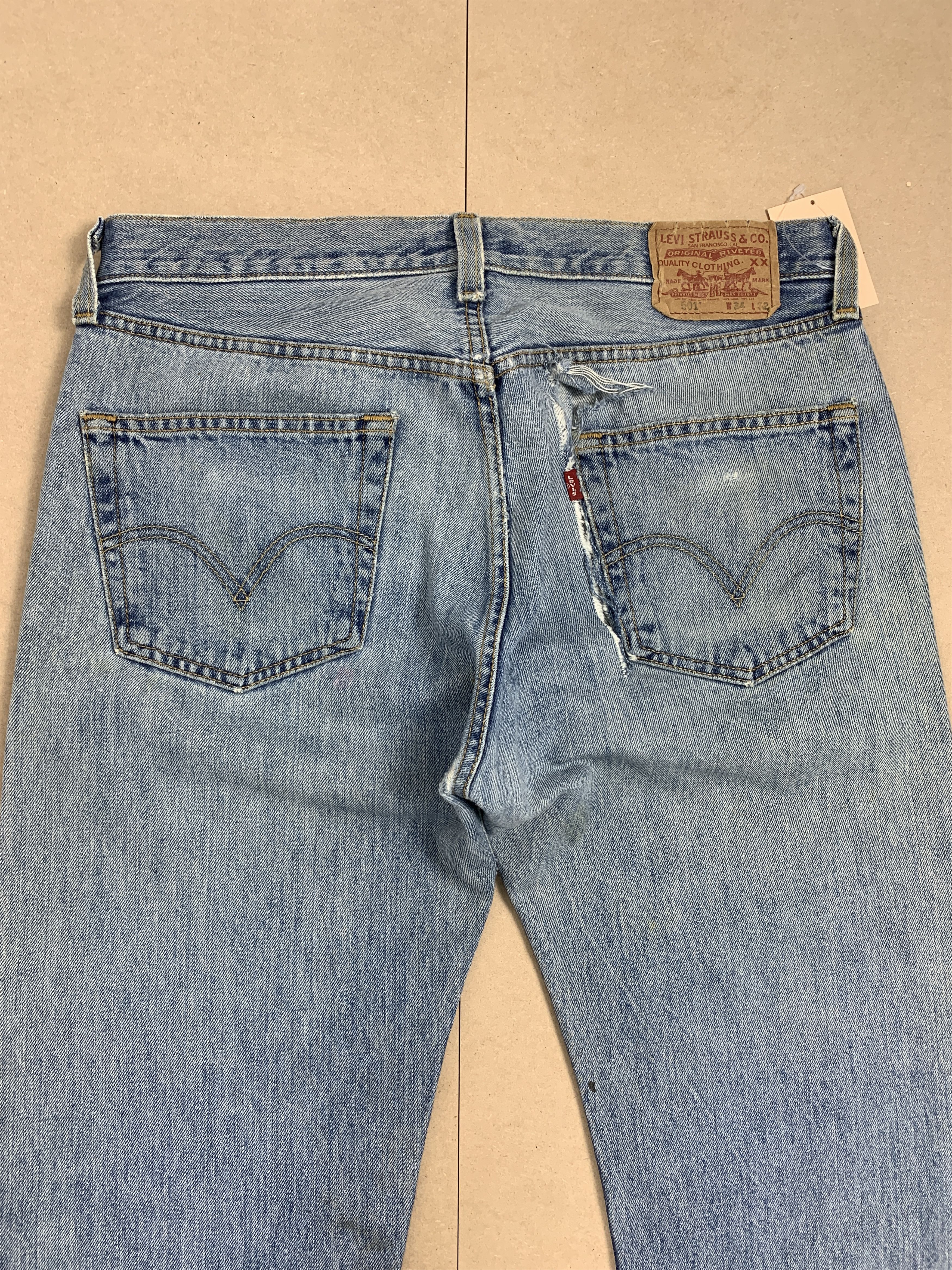 Levi's Vintage LEVI'S 501 Distressed Faded Jeans P0178 Size US 34 / EU 50 - 9 Thumbnail