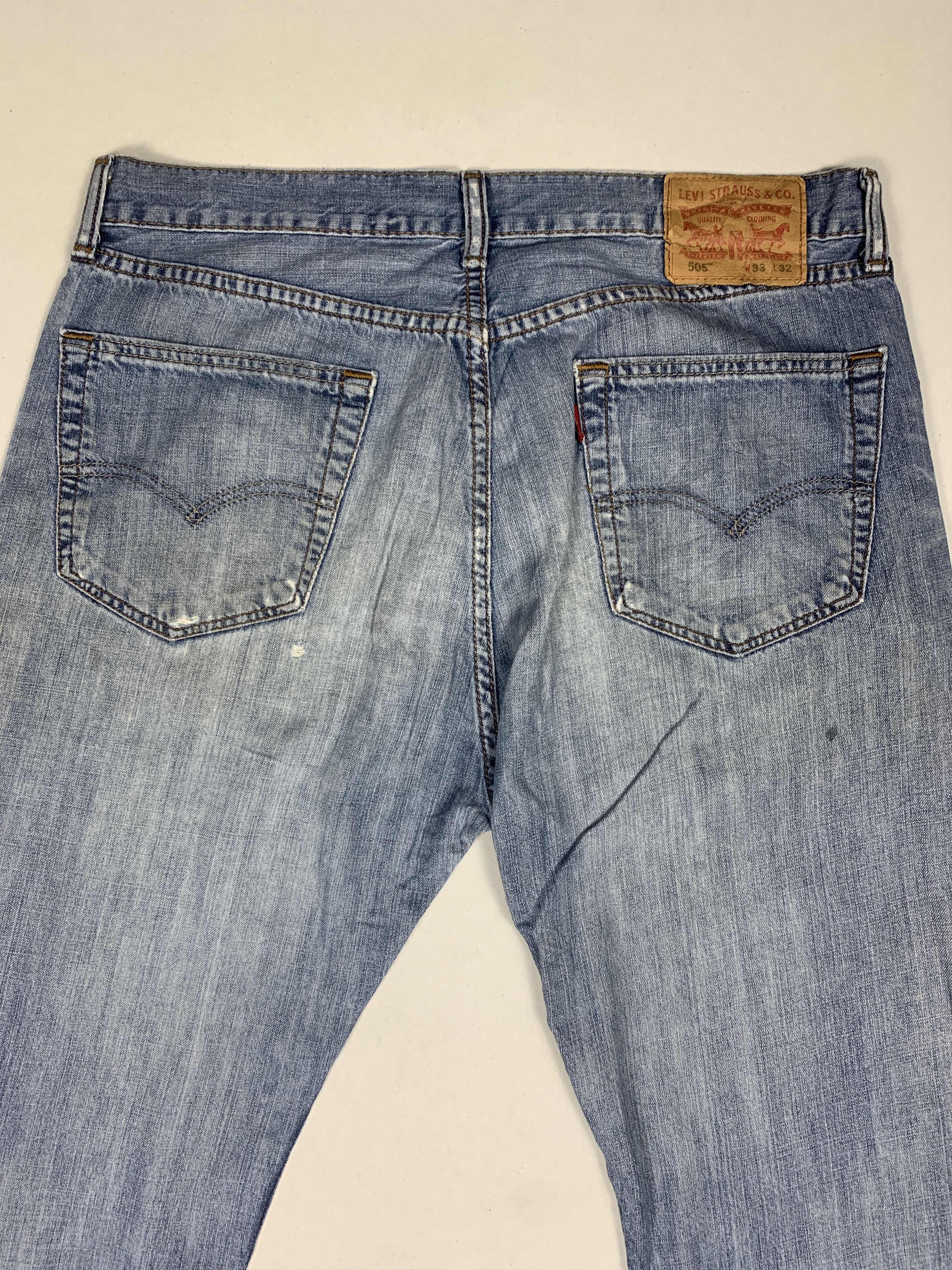 Levi's × Vintage Vintage LEVI'S 505 Distressed Faded Straight Cut Mid Wash Size US 32 / EU 48 - 16 Thumbnail