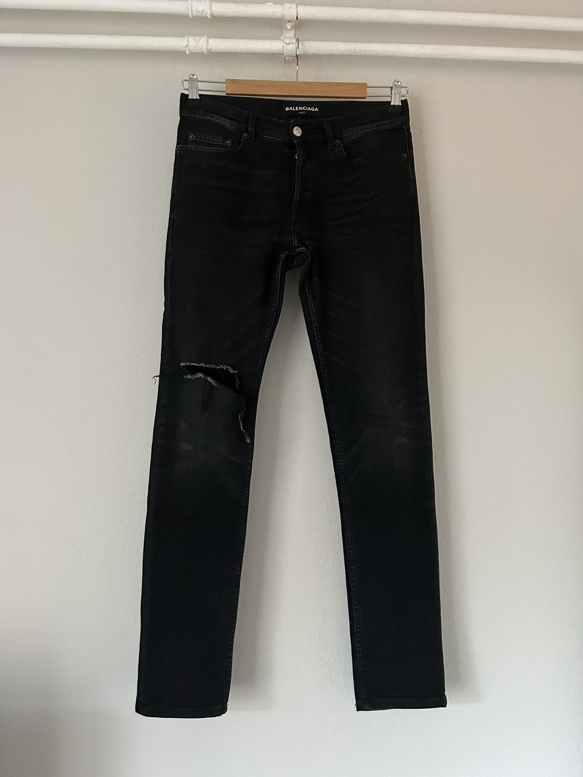 Balenciaga SS18 Archetype Destroyed Knee Black Jeans Size US 28 / EU 44 - 1 Thumbnail