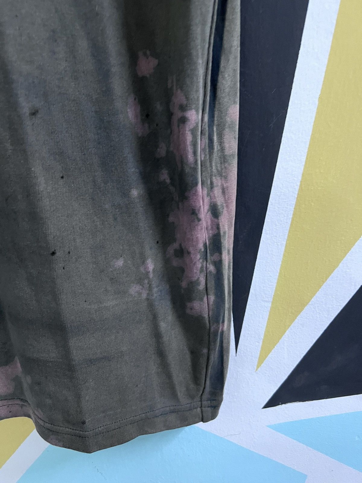 Japanese Brand THRASHED SUN FADED UNIQLO TSHIRT Size US M / EU 48-50 / 2 - 5 Thumbnail