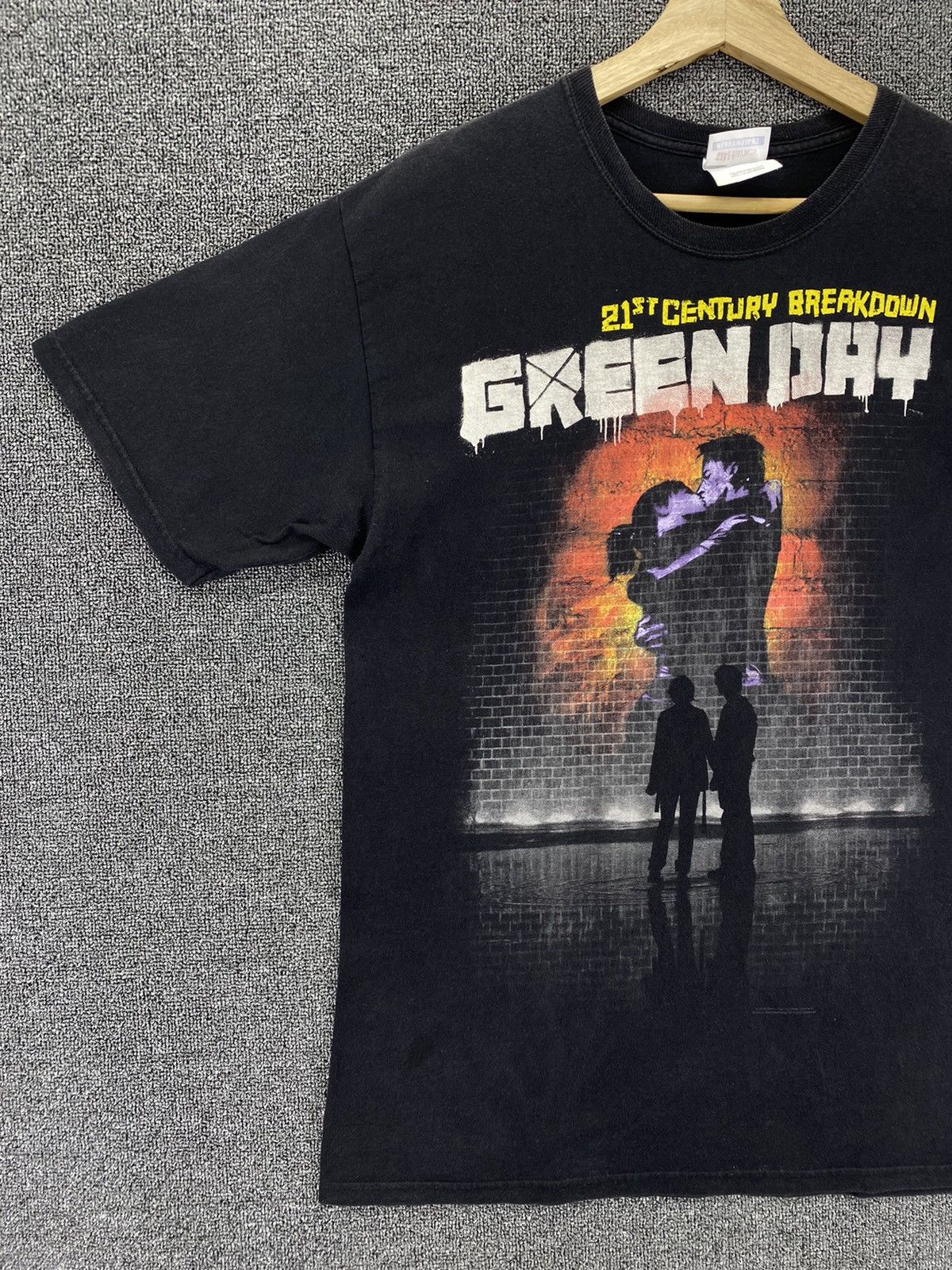 Band Tees Vintage Greenday Punk 21 Century Breakdown Album T Shirts Size US M / EU 48-50 / 2 - 3 Thumbnail