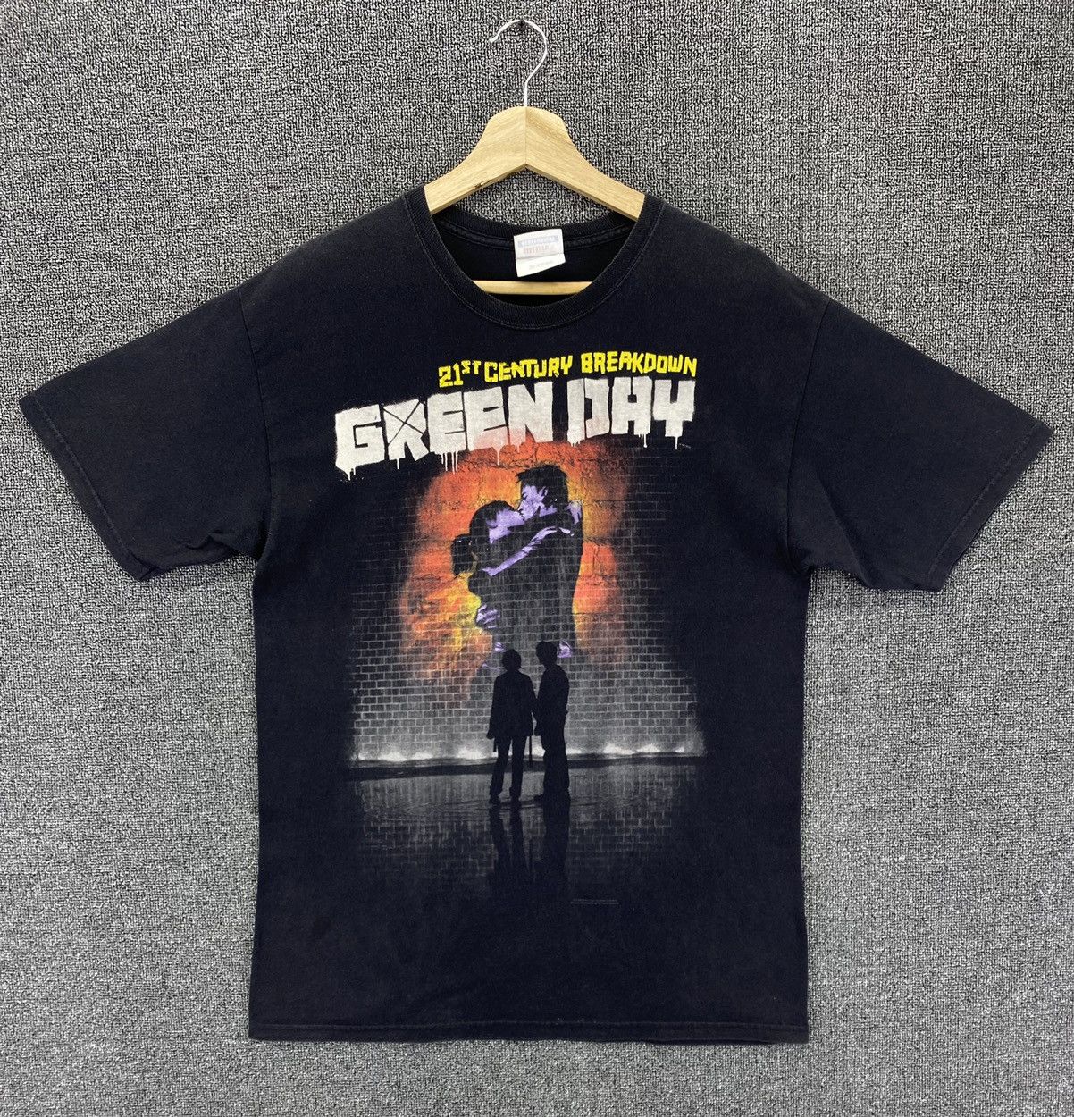 Band Tees Vintage Greenday Punk 21 Century Breakdown Album T Shirts Size US M / EU 48-50 / 2 - 1 Thumbnail