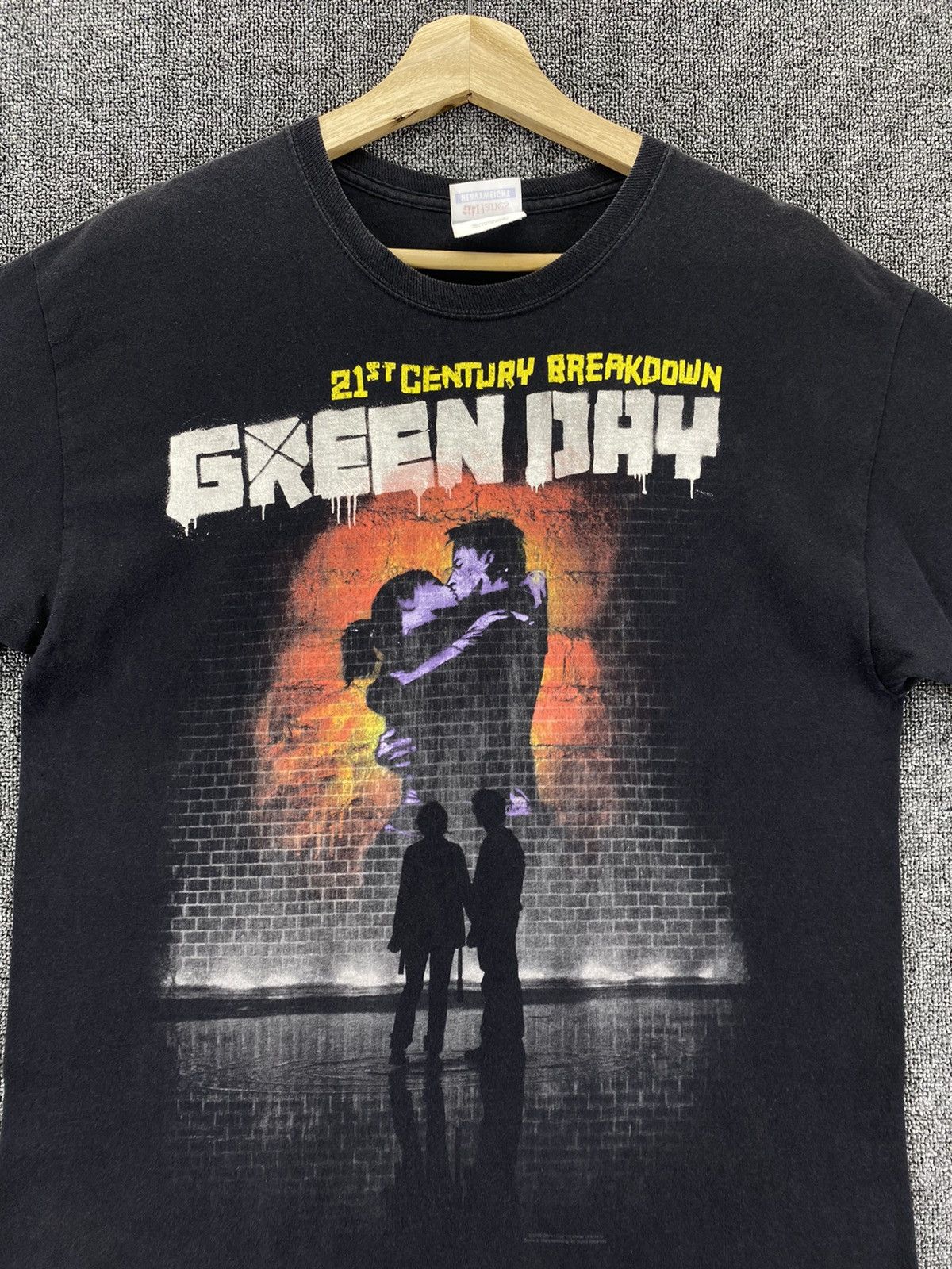 Band Tees Vintage Greenday Punk 21 Century Breakdown Album T Shirts Size US M / EU 48-50 / 2 - 6 Thumbnail