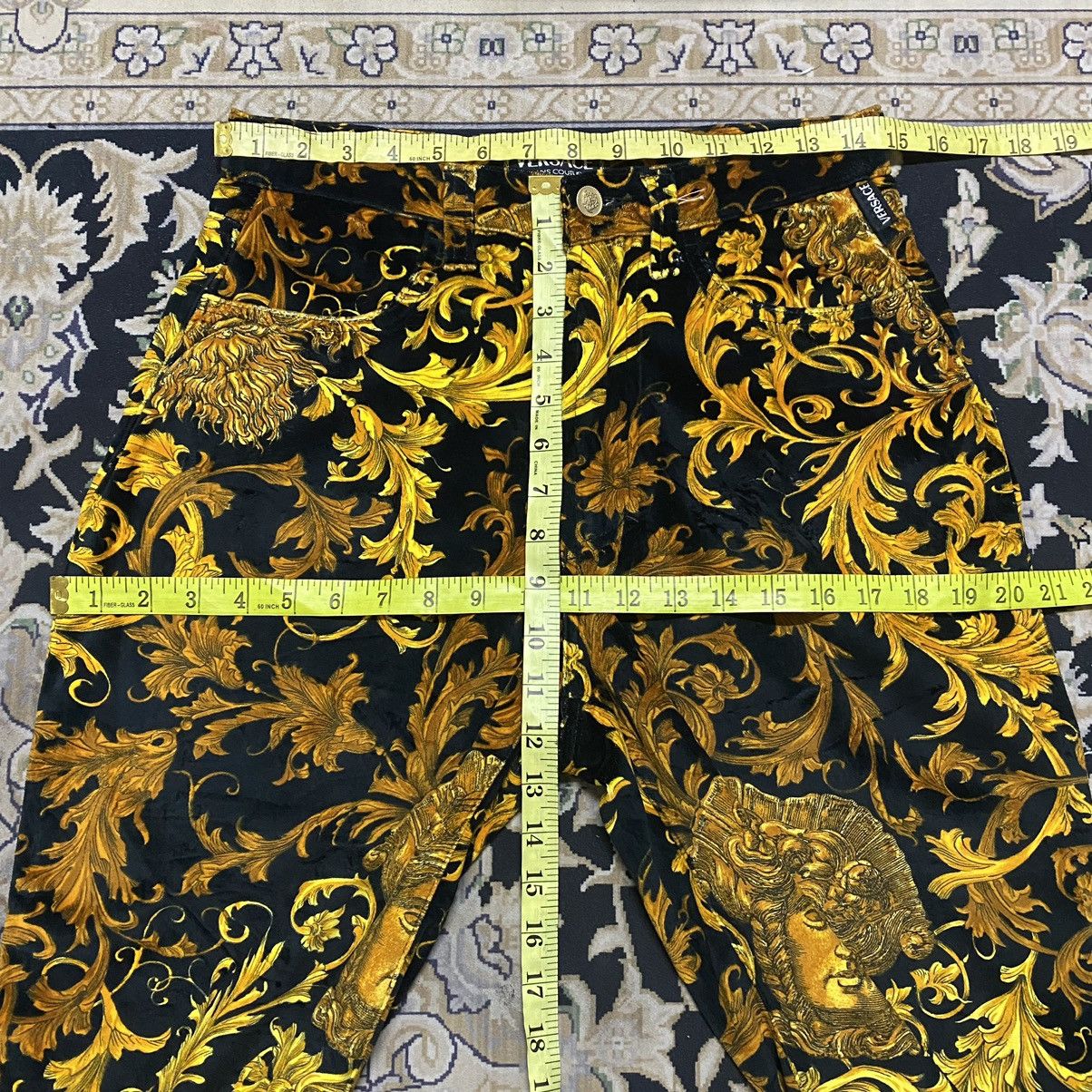Versace Jeans Couture Vintage Versace Baroque Medusa Velvet Jeans Size 30" / US 8 / IT 44 - 21 Thumbnail