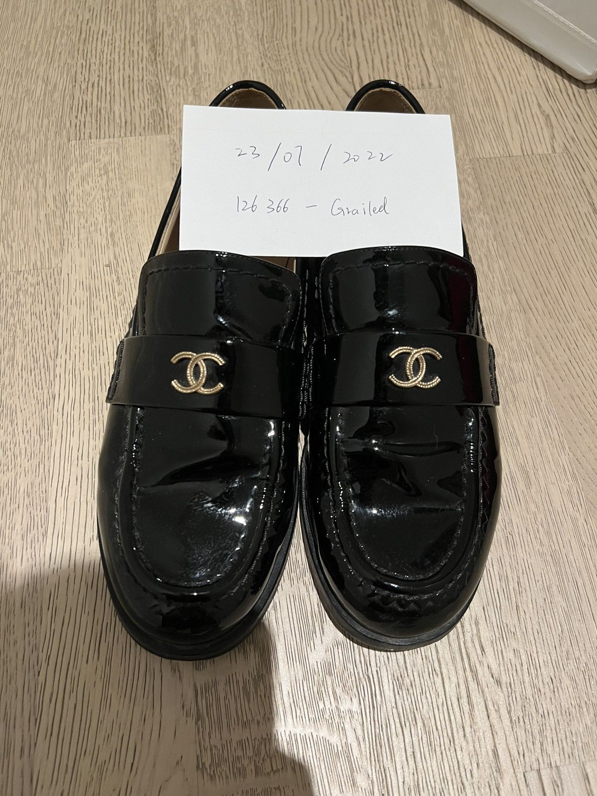 CHANEL 26S LOAFER MULES IN WHITE GLOSSY CALFSKIN main image 1
