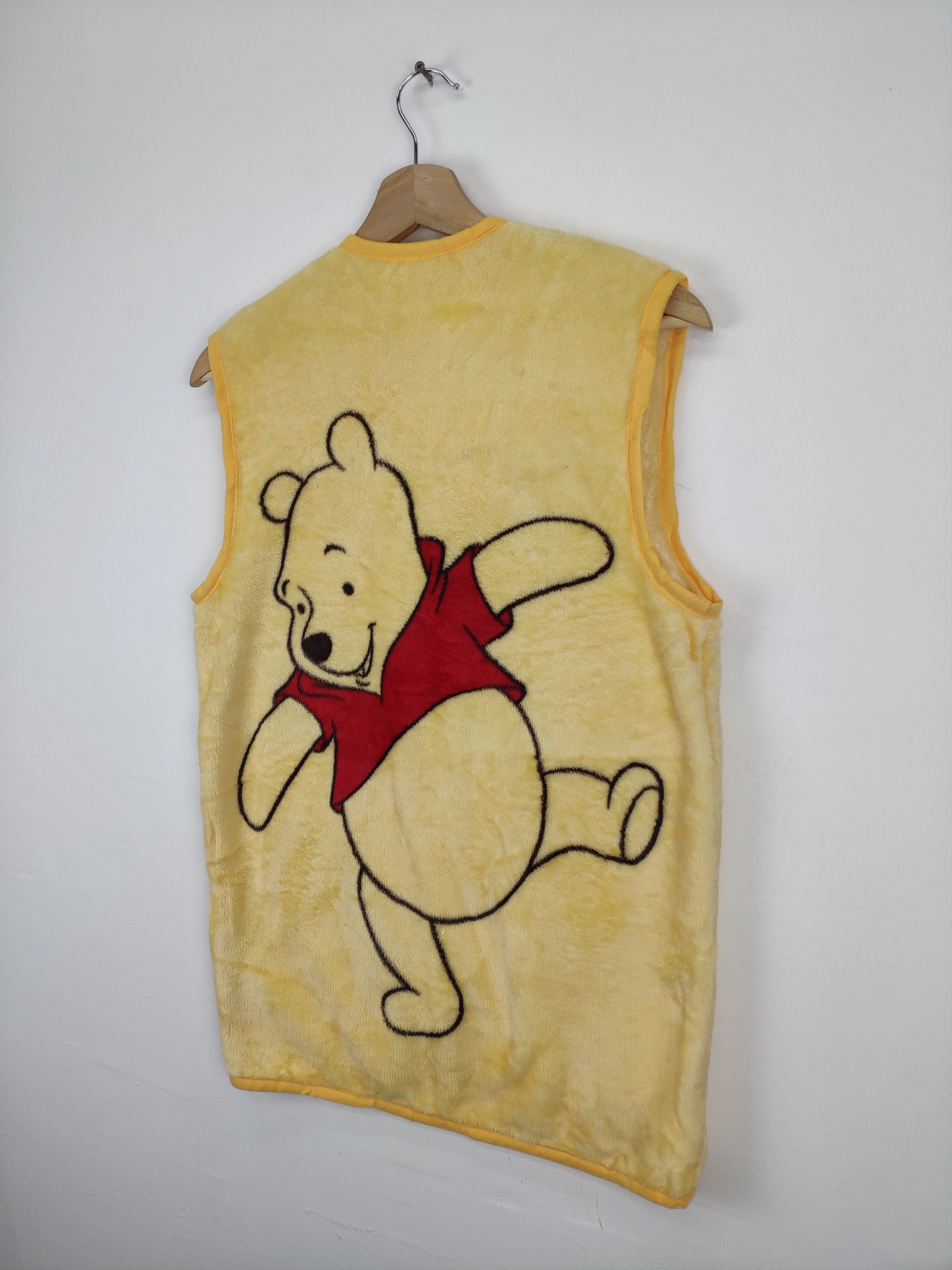 Disney × Japanese Brand × Vintage Winnie The Pooh Fleece Vest All Over Print Size US S / EU 44-46 / 1 - 5 Thumbnail