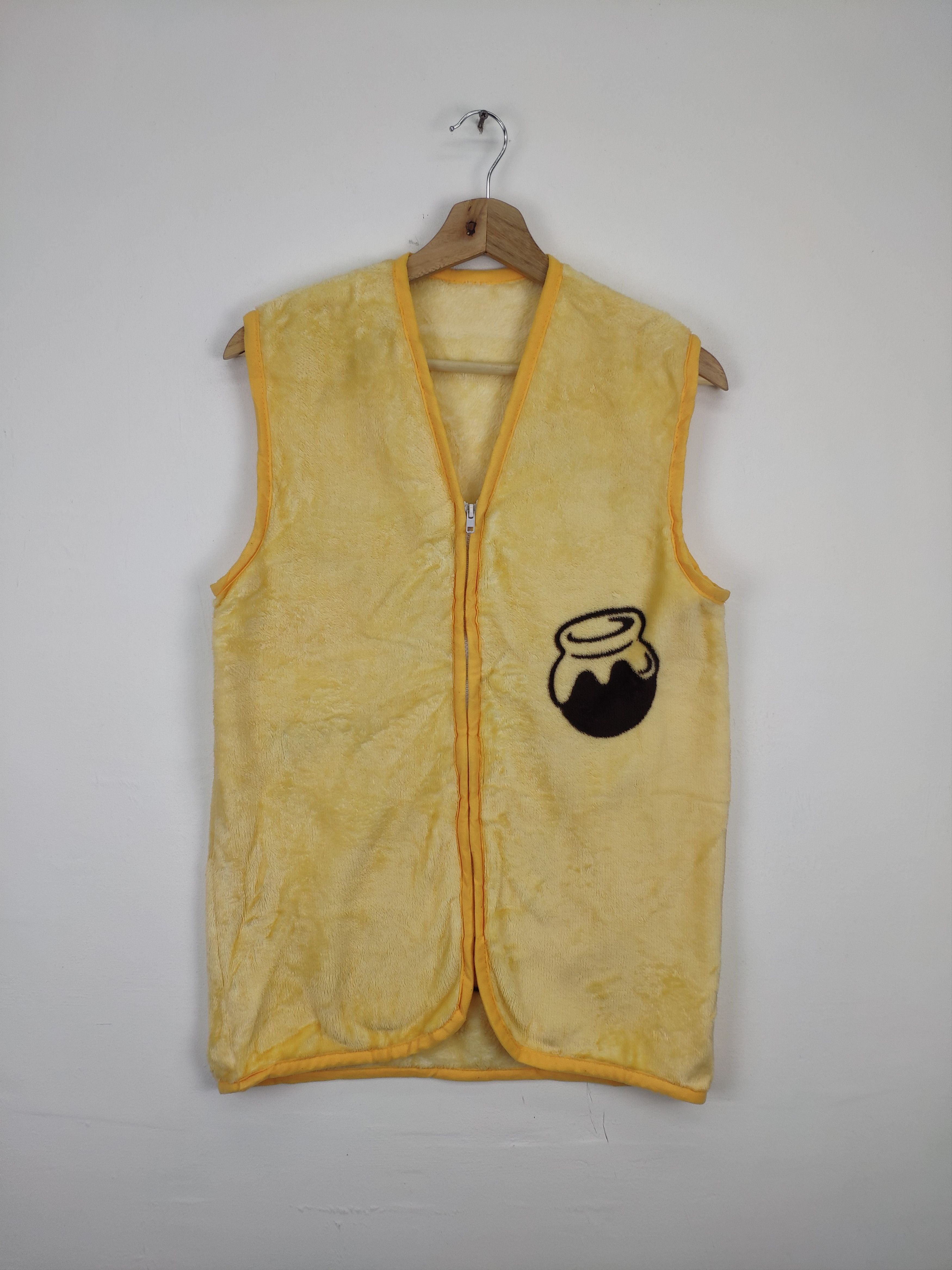 Disney × Japanese Brand × Vintage Winnie The Pooh Fleece Vest All Over Print Size US S / EU 44-46 / 1 - 2 Thumbnail
