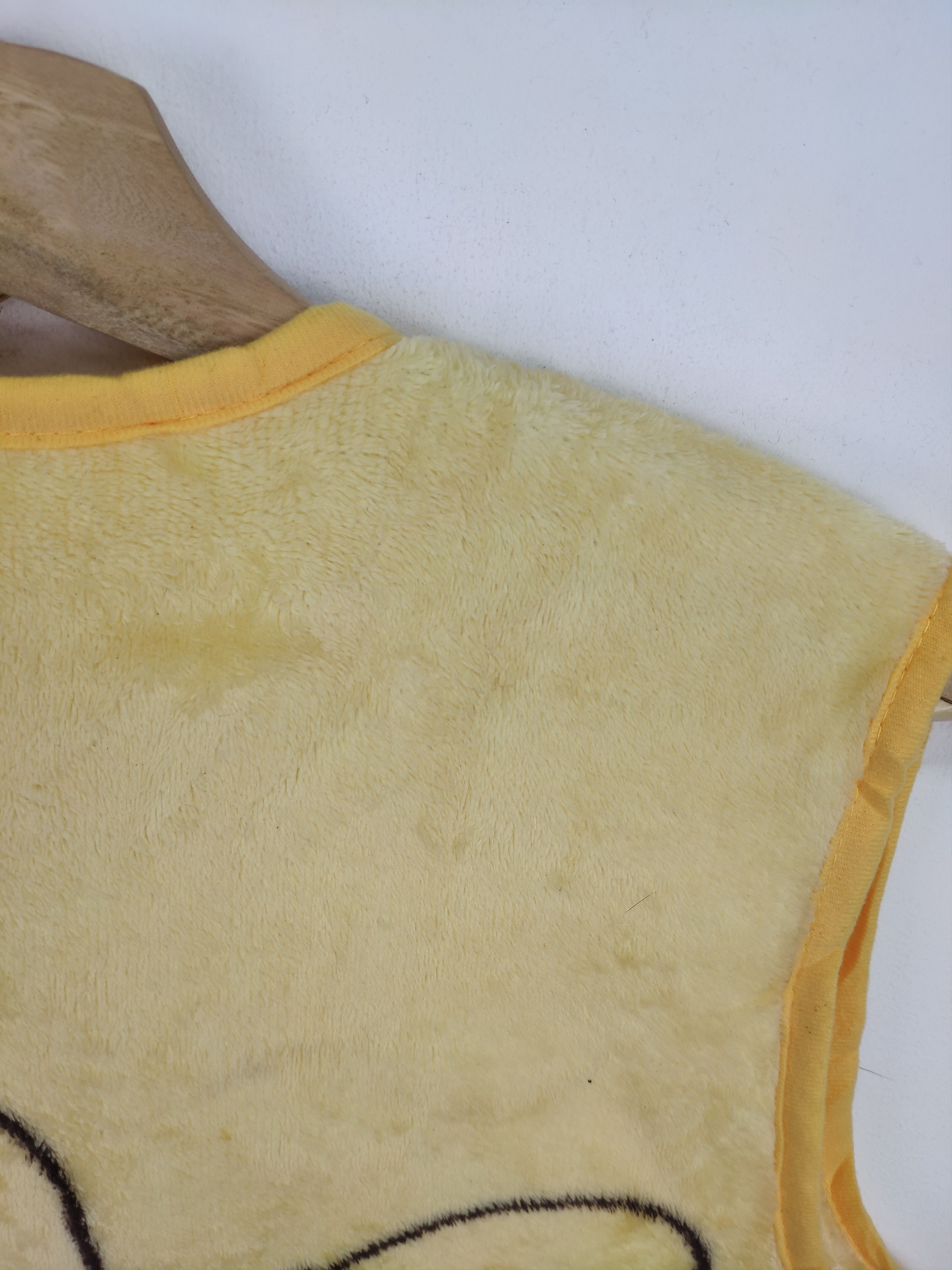Disney × Japanese Brand × Vintage Winnie The Pooh Fleece Vest All Over Print Size US S / EU 44-46 / 1 - 8 Thumbnail