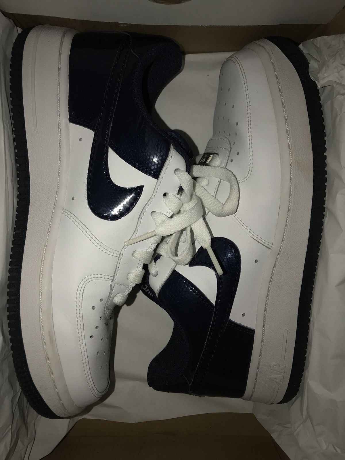 white and navy af1
