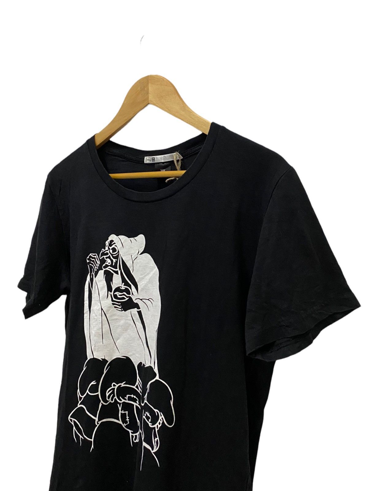 Disney × Undercover × Uniqlo Uniqlo x Undercover Snow White Witch tee shirt Size US M / EU 48-50 / 2 - 3 Thumbnail