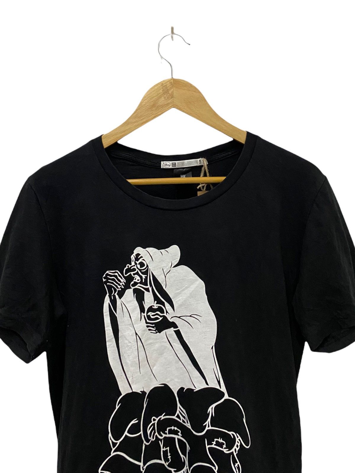 Disney × Undercover × Uniqlo Uniqlo x Undercover Snow White Witch tee shirt Size US M / EU 48-50 / 2 - 2 Thumbnail
