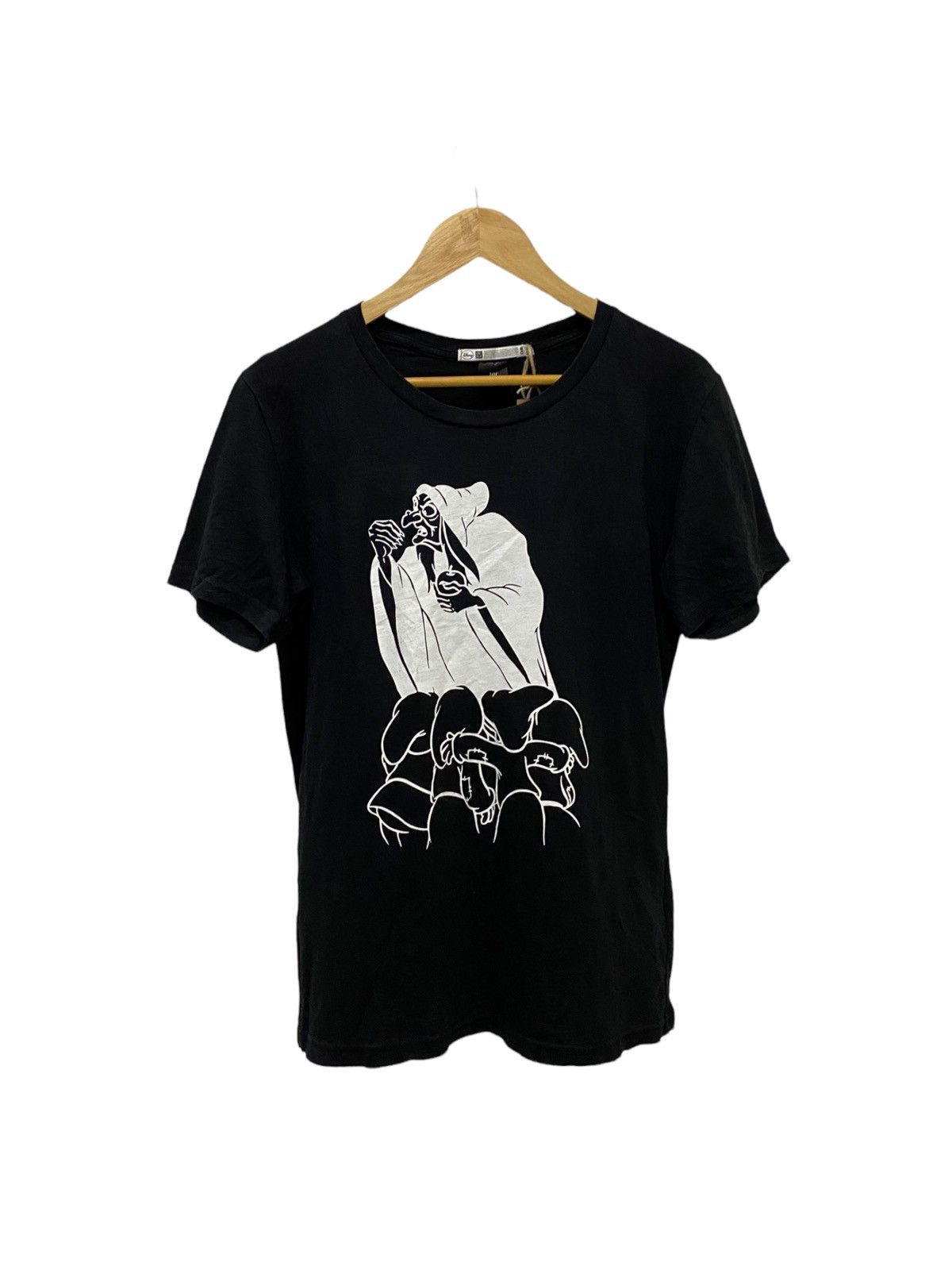 Disney × Undercover × Uniqlo Uniqlo x Undercover Snow White Witch tee shirt Size US M / EU 48-50 / 2 - 1 Thumbnail