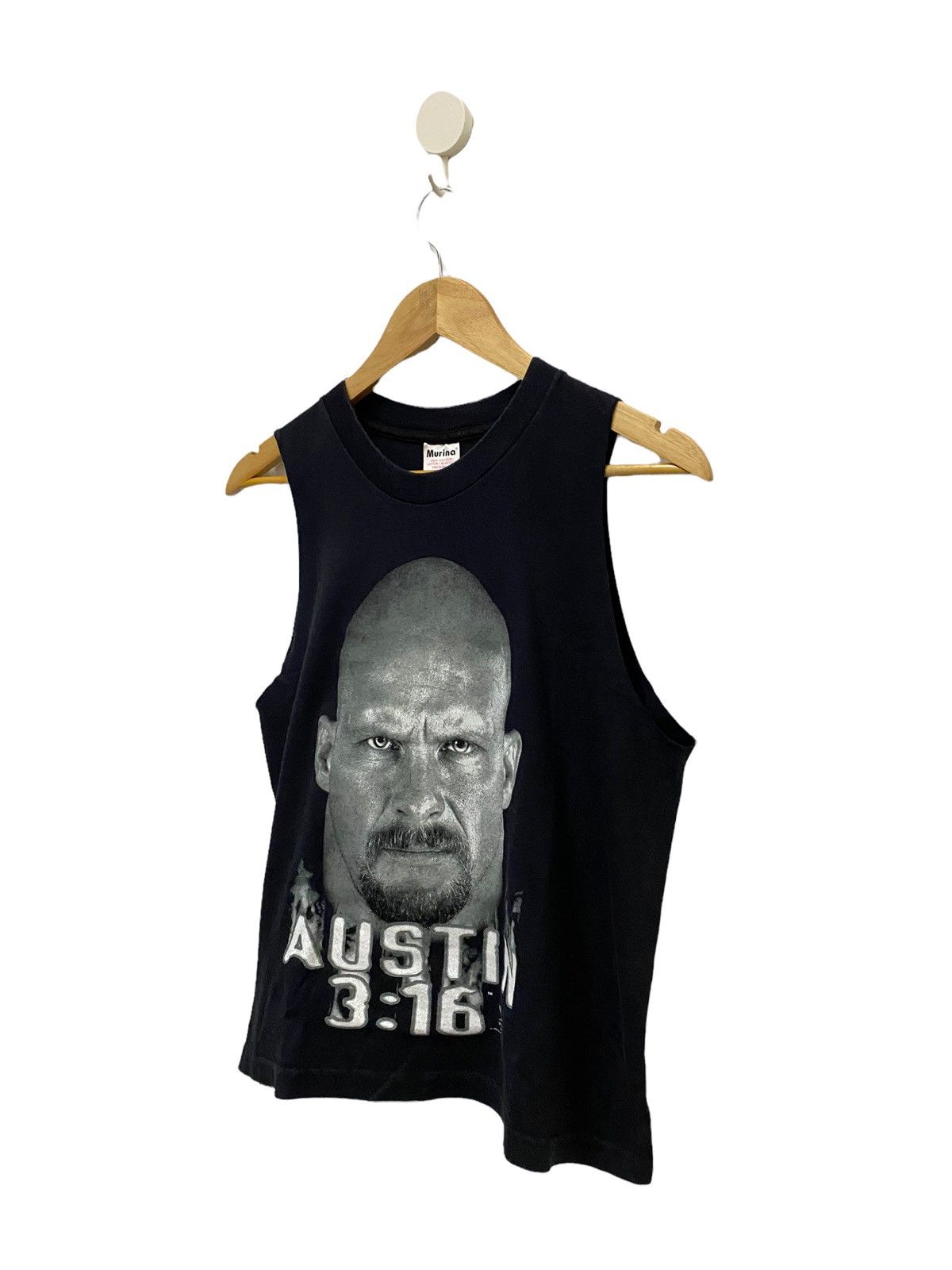 Longest Yard Vs. Other Football Movies: Stone Cold Steve Austin'S Advantage? - 5emny5q