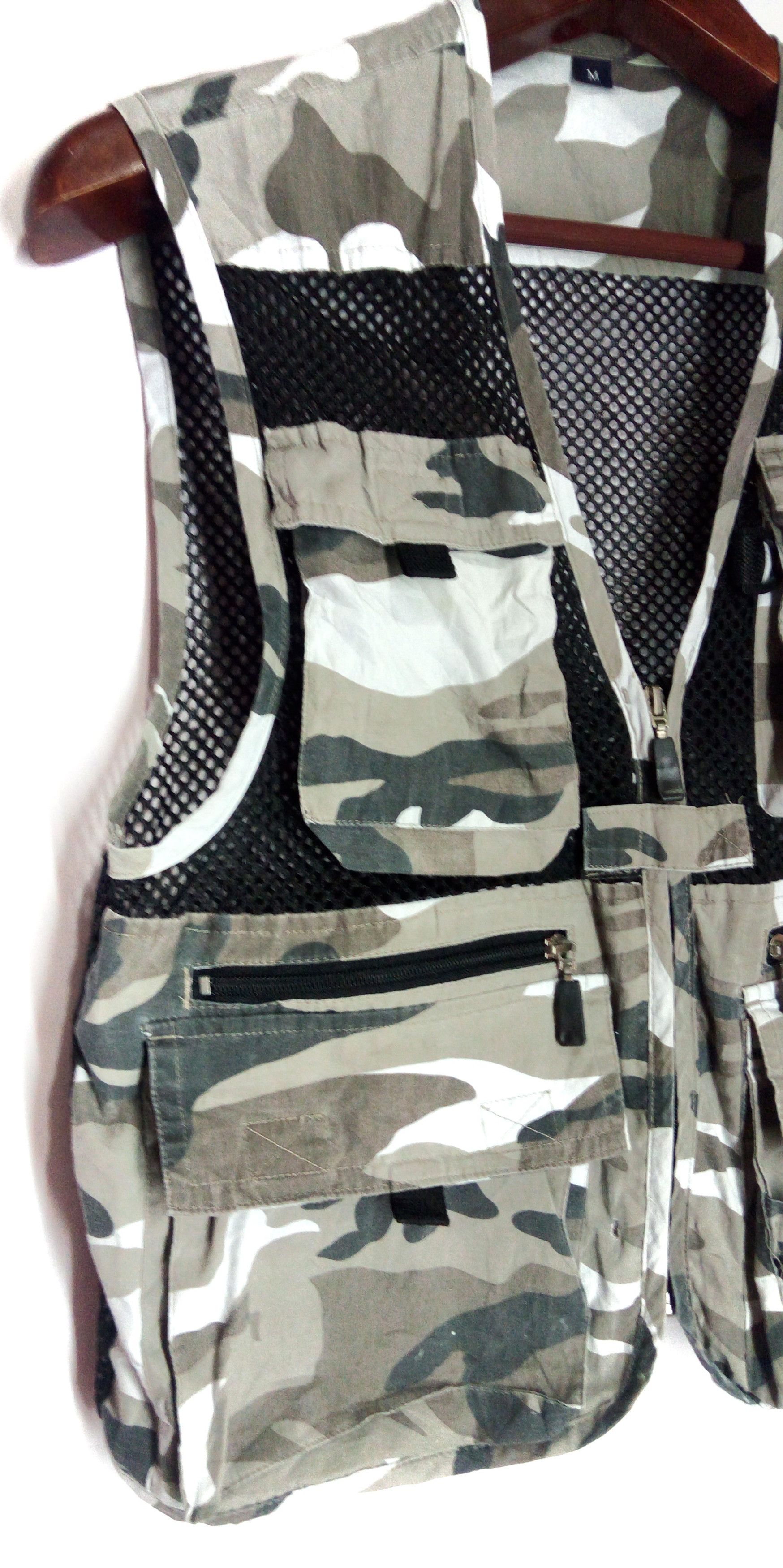 Japanese Brand Japanese brand multi pocket tactical utility camo vest Size US M / EU 48-50 / 2 - 3 Thumbnail