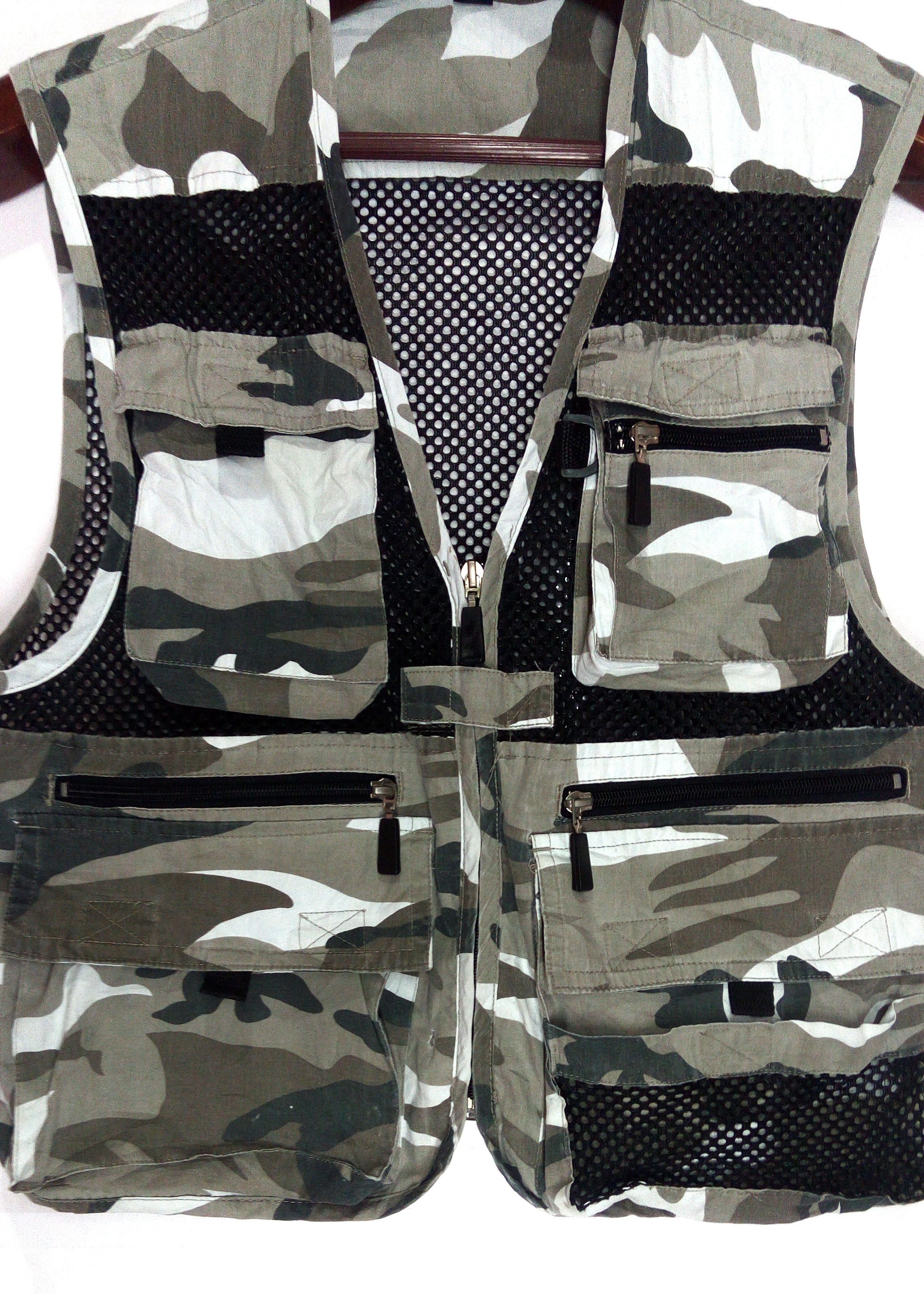 Japanese Brand Japanese brand multi pocket tactical utility camo vest Size US M / EU 48-50 / 2 - 4 Thumbnail