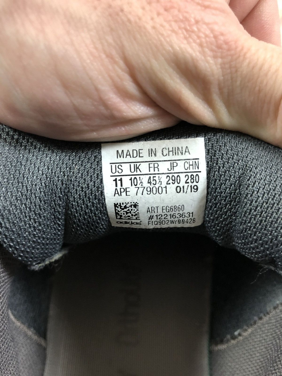 Adidas × Kanye West Adidas Yeezy utility black Size US 11 / EU 44 - 9 Thumbnail