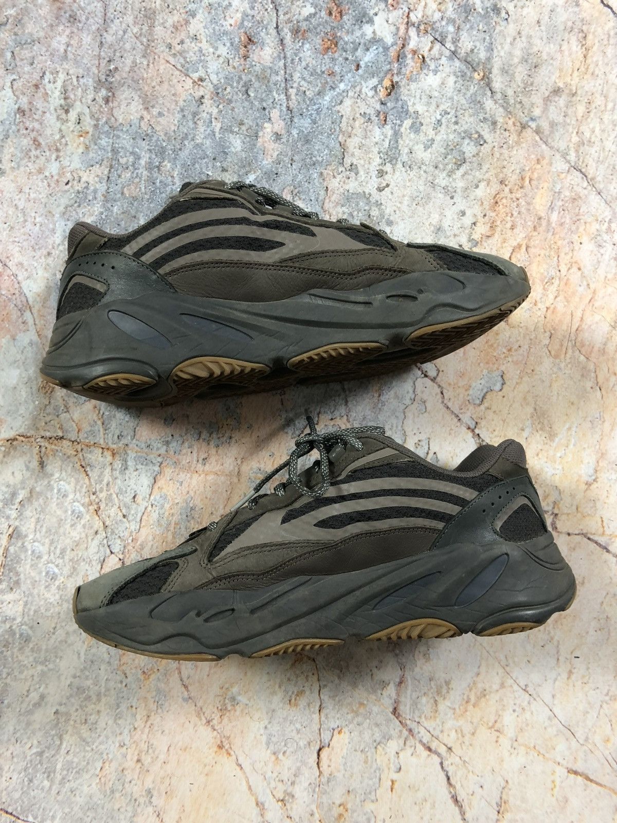 Adidas × Kanye West Adidas Yeezy utility black Size US 11 / EU 44 - 2 Thumbnail