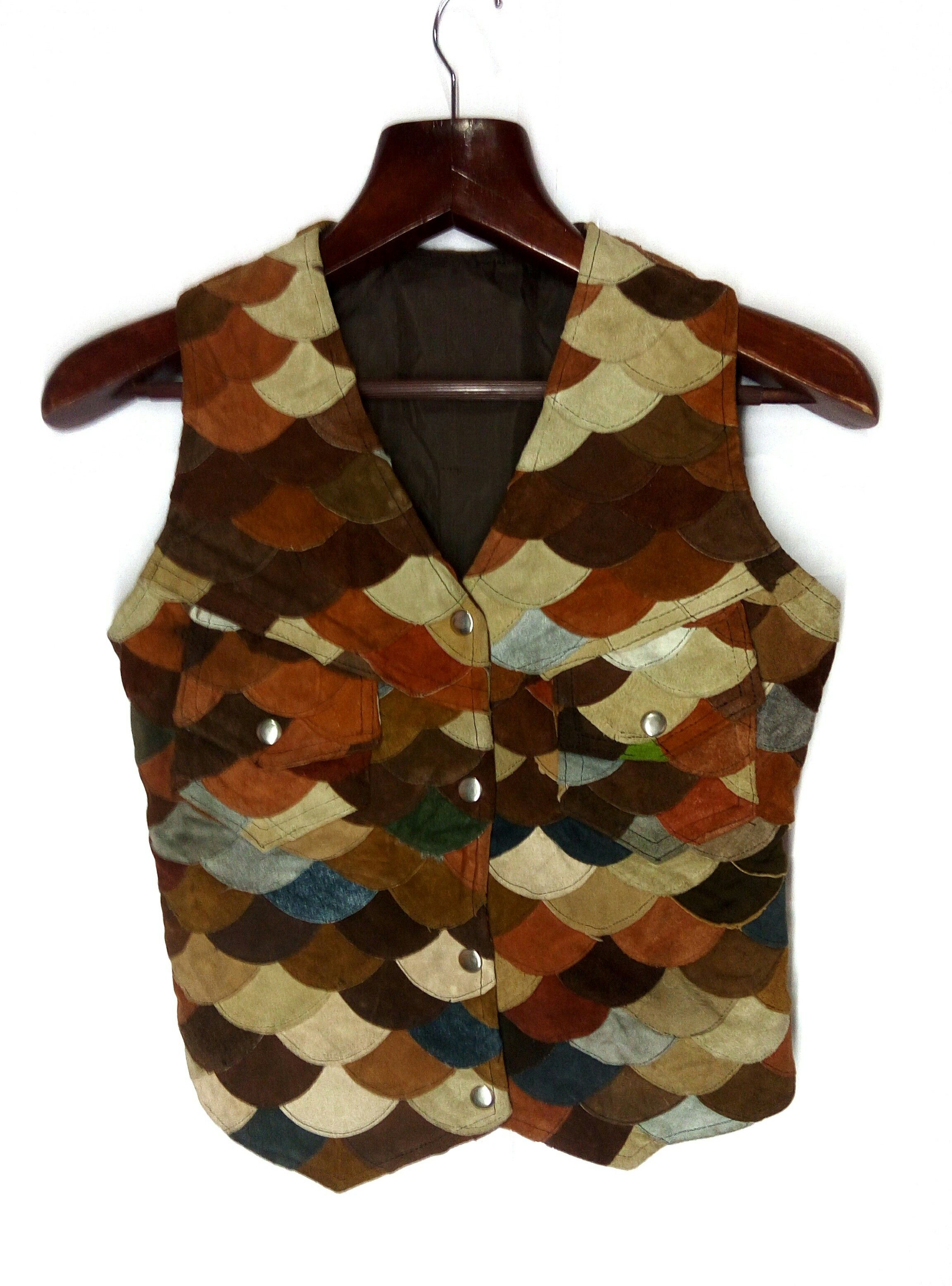 Vintage Vintage sheepskin fish style multi colour patchwork vest Size US M / EU 48-50 / 2 - 1 Thumbnail