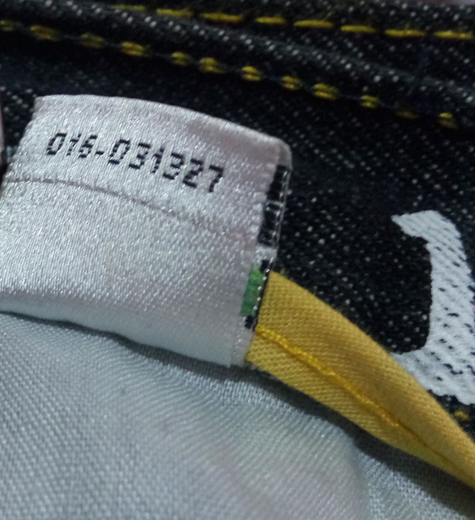 Coogi Coogie jean shiny gold embroidered big logo Size US 32 / EU 48 - 7 Thumbnail