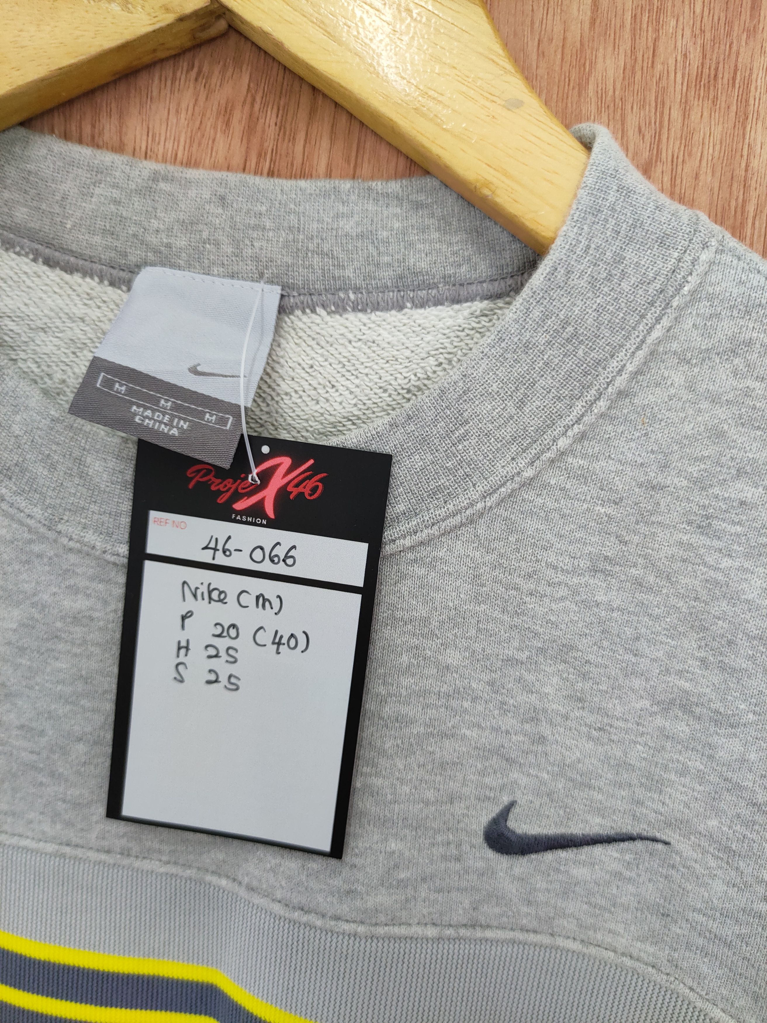 Nike DLL Nike line embroidery logo sweatshirt #46-066 Size US S / EU 44-46 / 1 - 6 Thumbnail