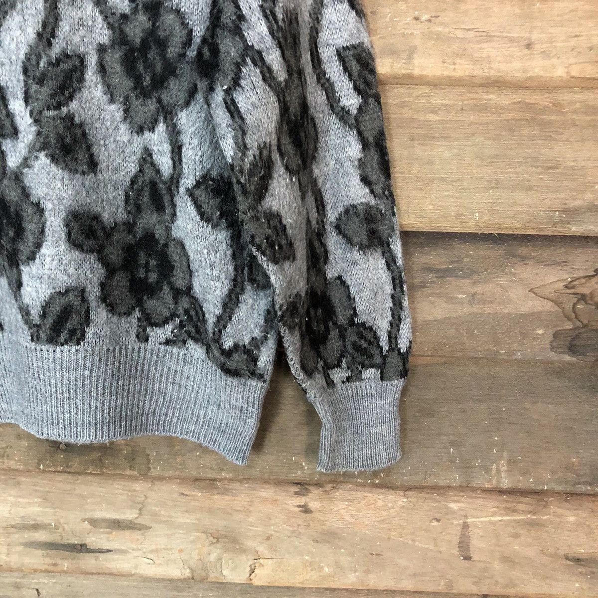 Aran Isles Knitwear × Japanese Brand × Vintage Japanese Brand Grey Knitwear full flower Sweater #6751 Size S / US 4 / IT 40 - 5 Thumbnail