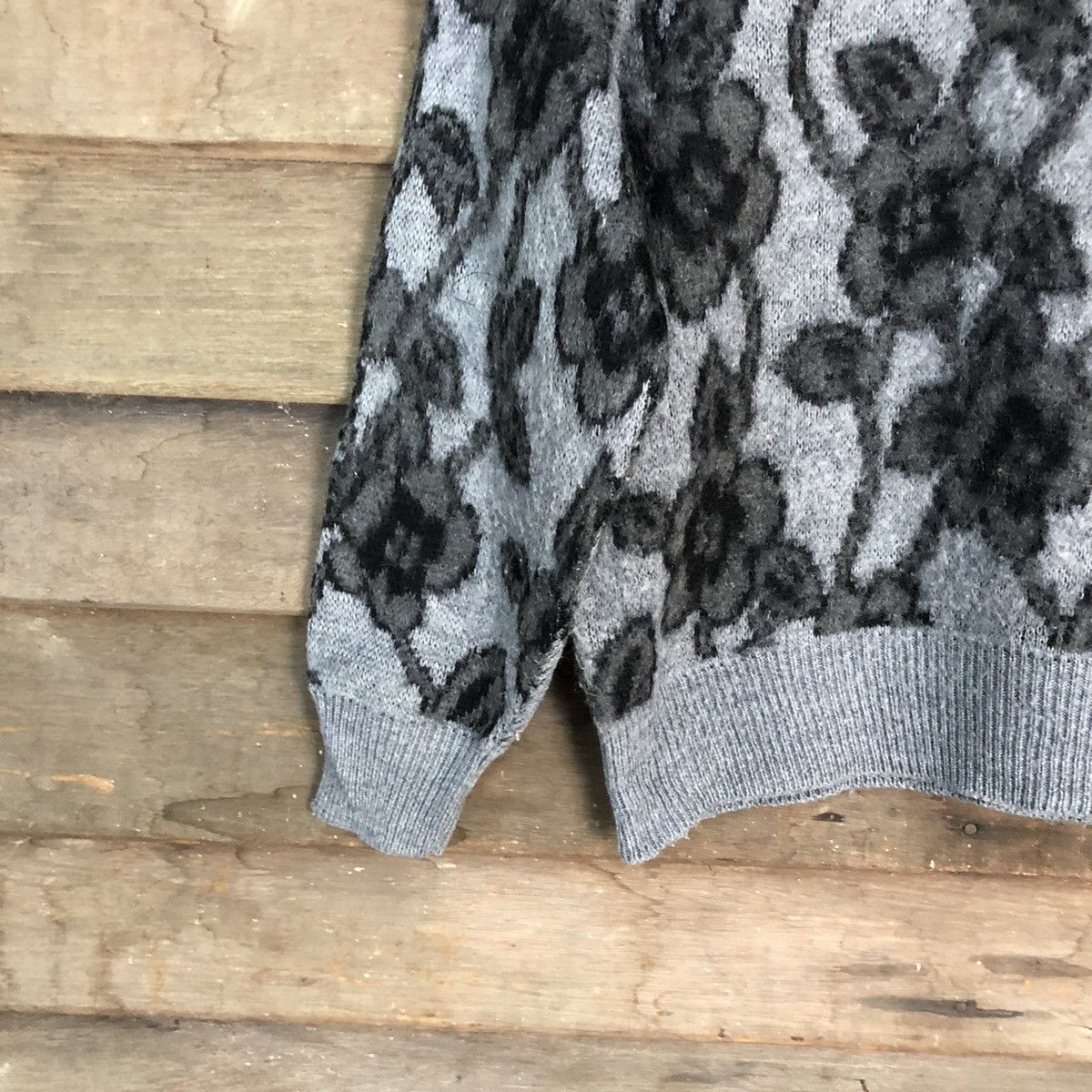 Aran Isles Knitwear × Japanese Brand × Vintage Japanese Brand Grey Knitwear full flower Sweater #6751 Size S / US 4 / IT 40 - 4 Thumbnail