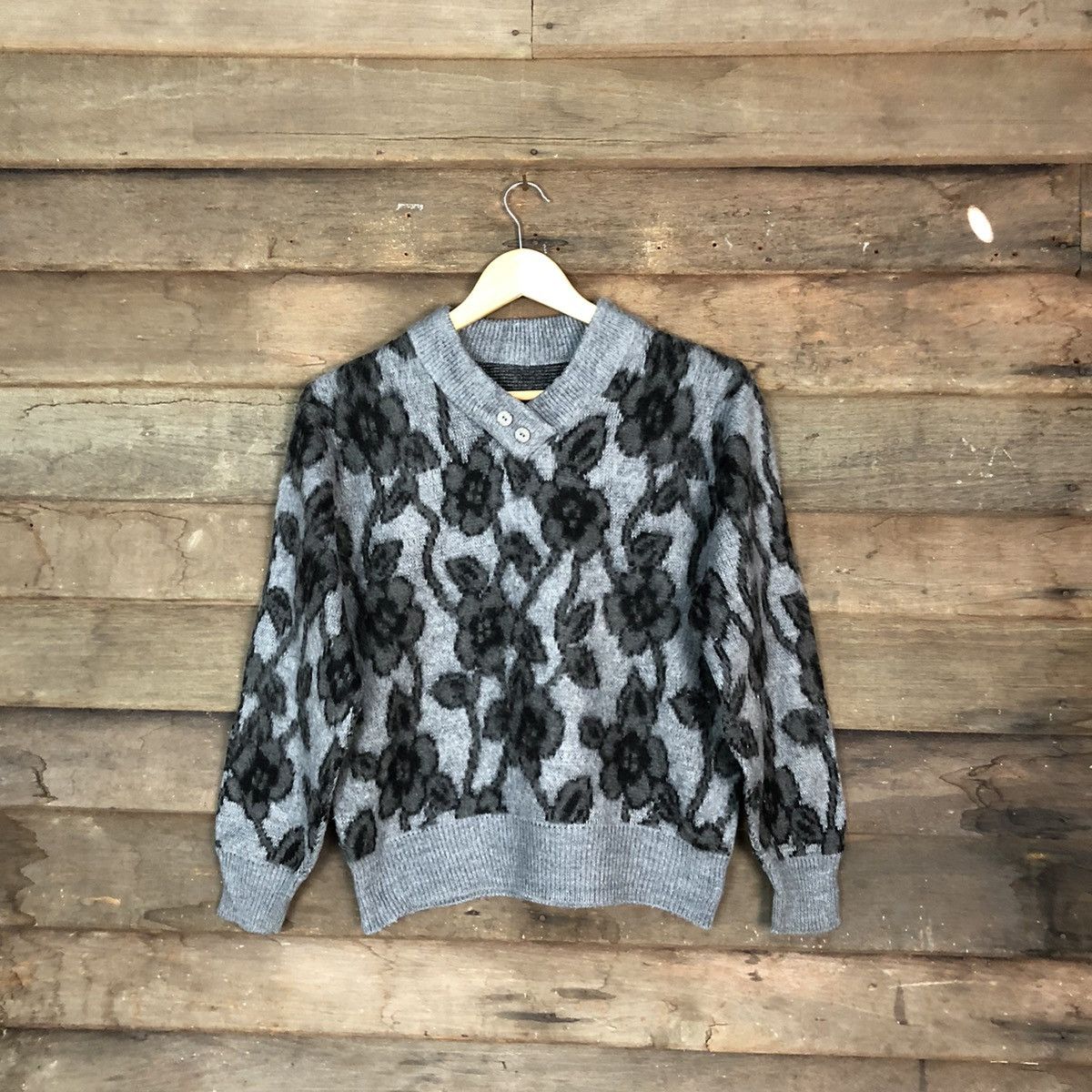 Aran Isles Knitwear × Japanese Brand × Vintage Japanese Brand Grey Knitwear full flower Sweater #6751 Size S / US 4 / IT 40 - 1 Thumbnail