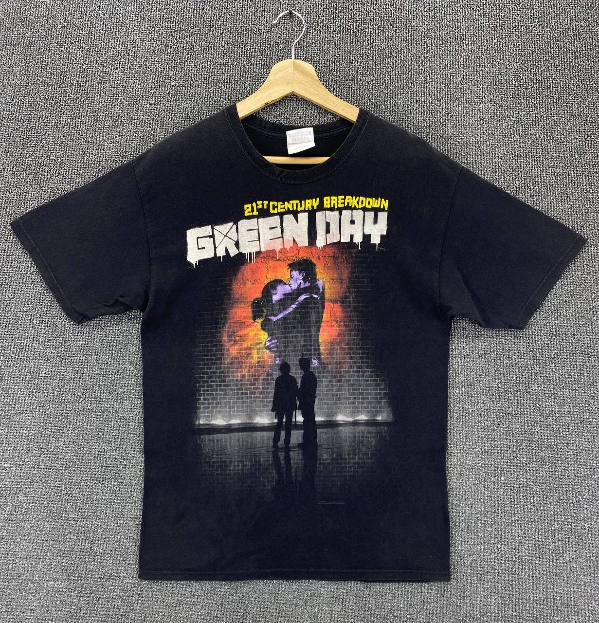 Band Tees Vintage Greenday Punk 21 Century Breakdown Album T Shirts Size US M / EU 48-50 / 2 - 1 Thumbnail