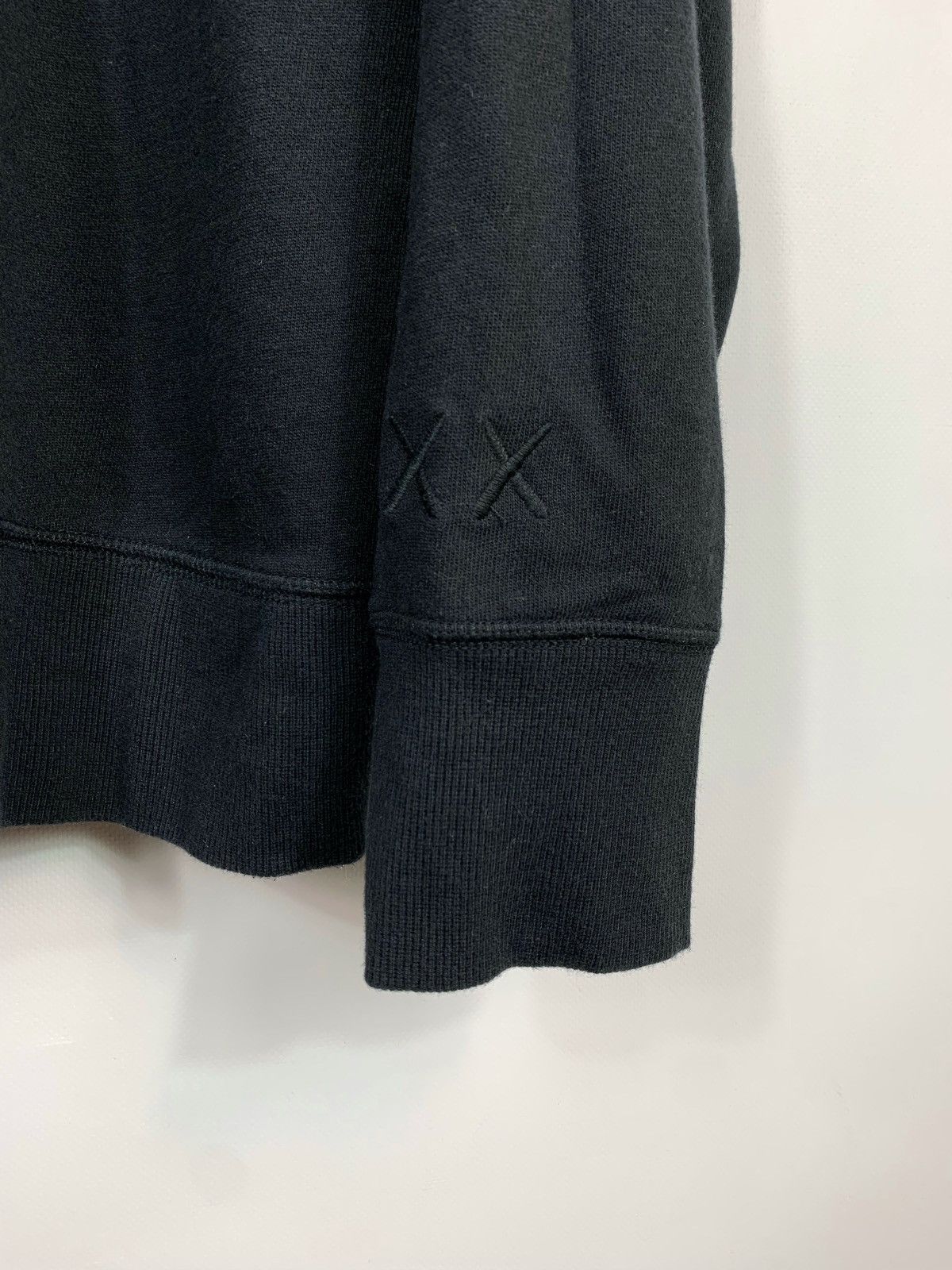 Japanese Brand × Kaws × Uniqlo Uniqlo Kaws x Sesame Street Embroidered Logo Sweatshirt Size US XL / EU 56 / 4 - 5 Thumbnail