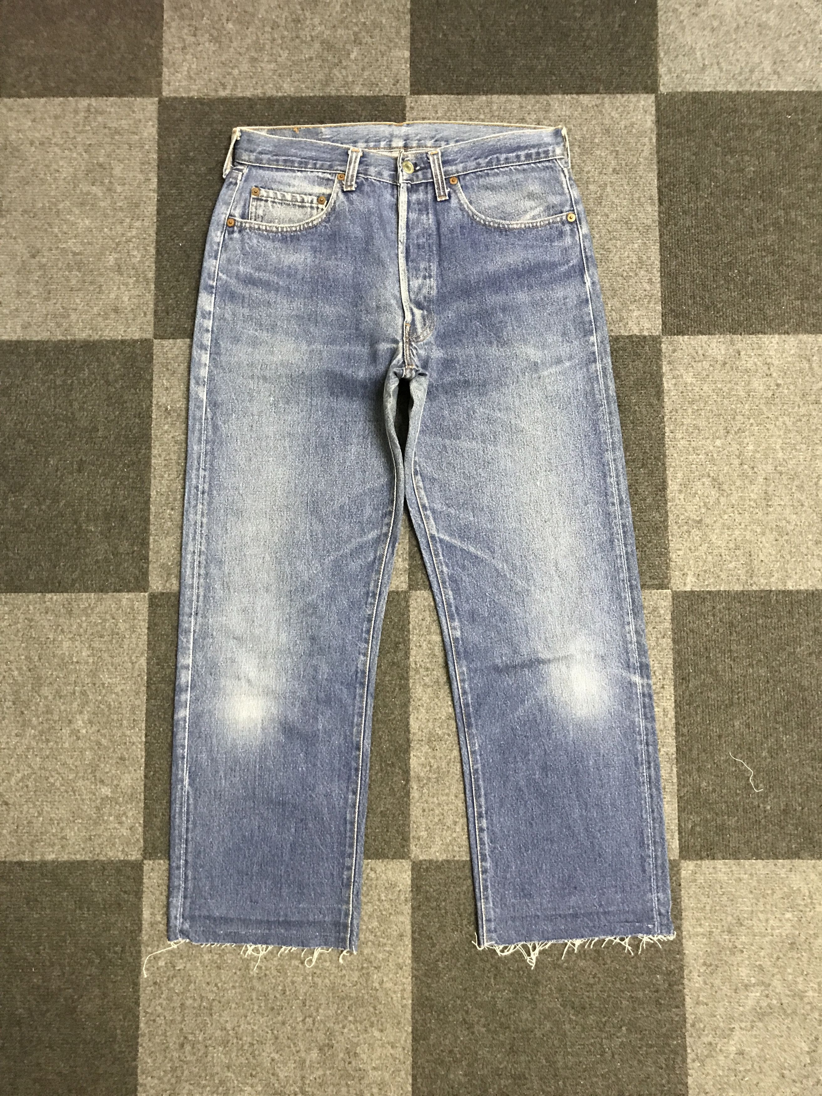 Image of Vl183-Vintage Levis 501 Blue Jeans Released Hem in Blue Wash, Men's (Size 31)