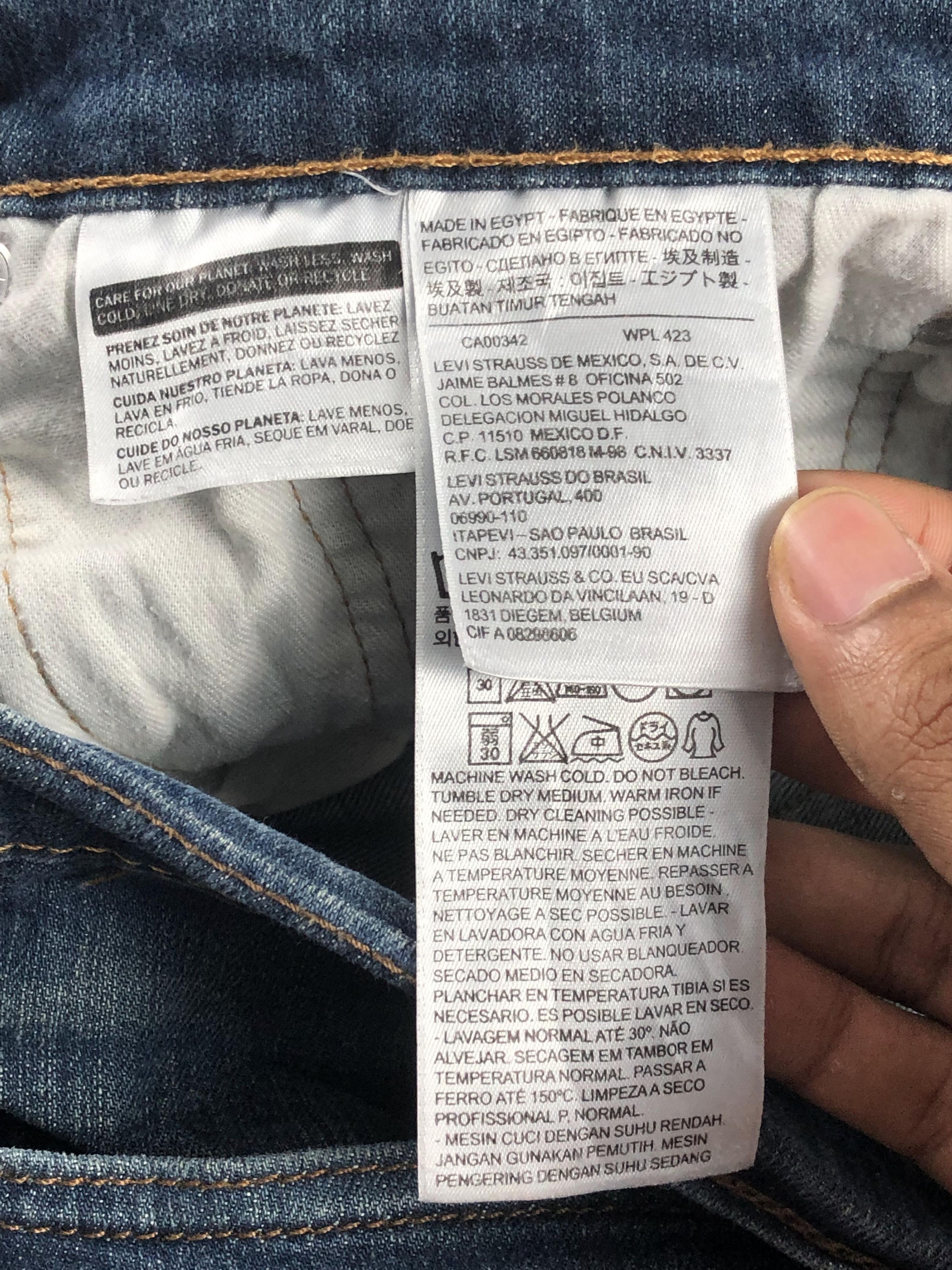Levi's Vintage Levis 541 Faded Blue Jeans DP2217 Size US 35 - 7 Thumbnail
