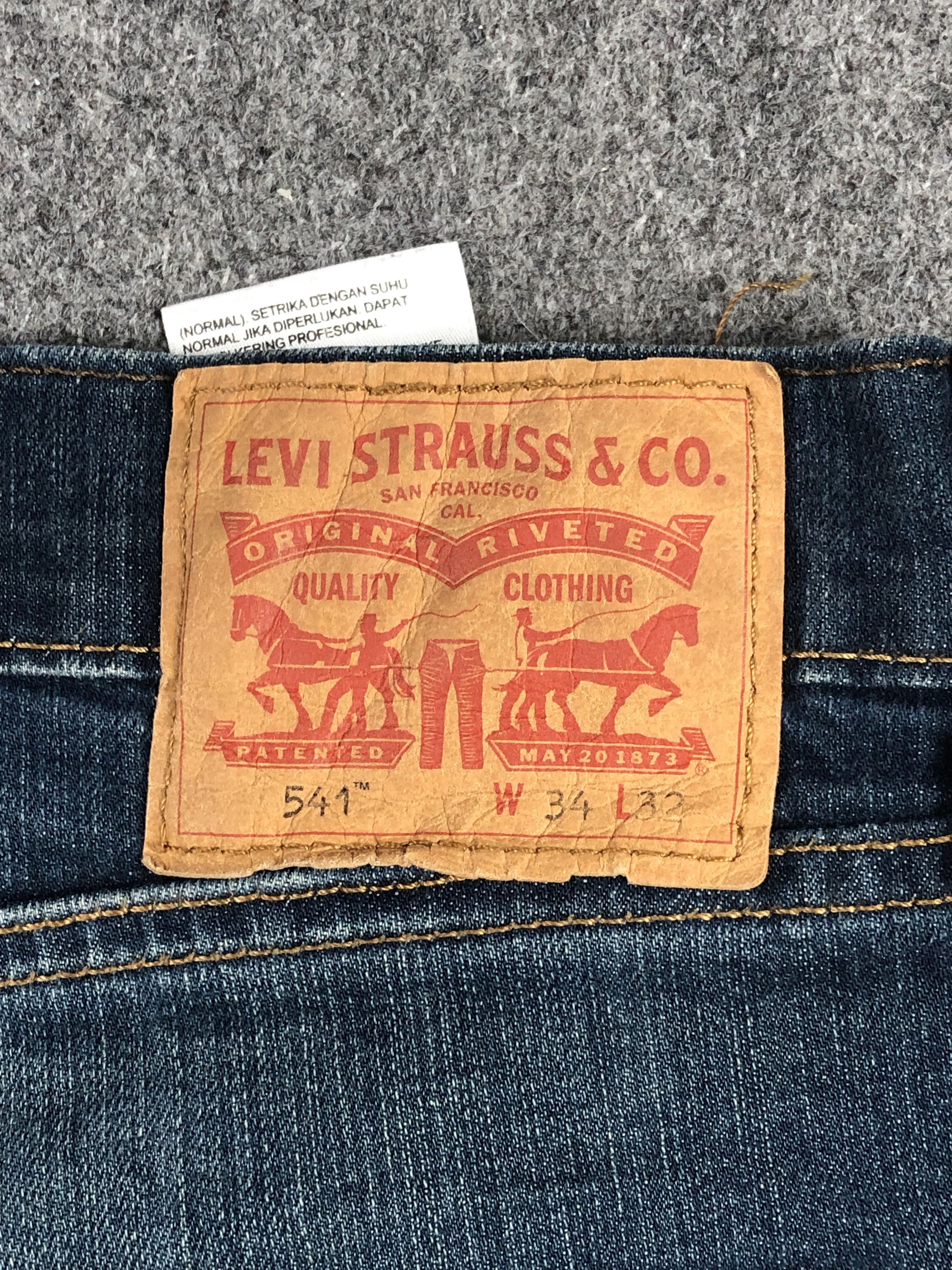 Levi's Vintage Levis 541 Faded Blue Jeans DP2217 Size US 35 - 5 Thumbnail