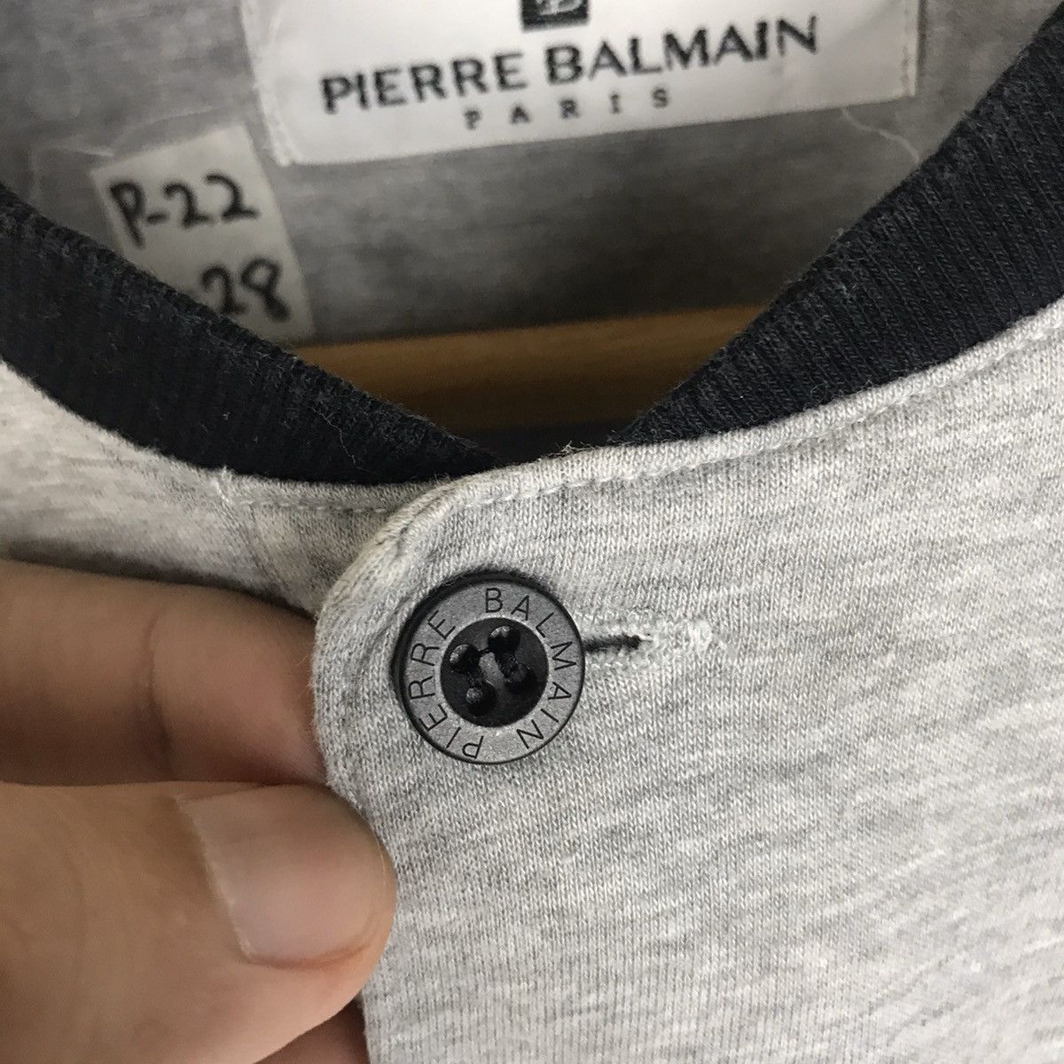 Pierre Balmain × Vintage Vintage 90s Pierre Balmain Paris T Shirt Size US L / EU 52-54 / 3 - 6 Thumbnail